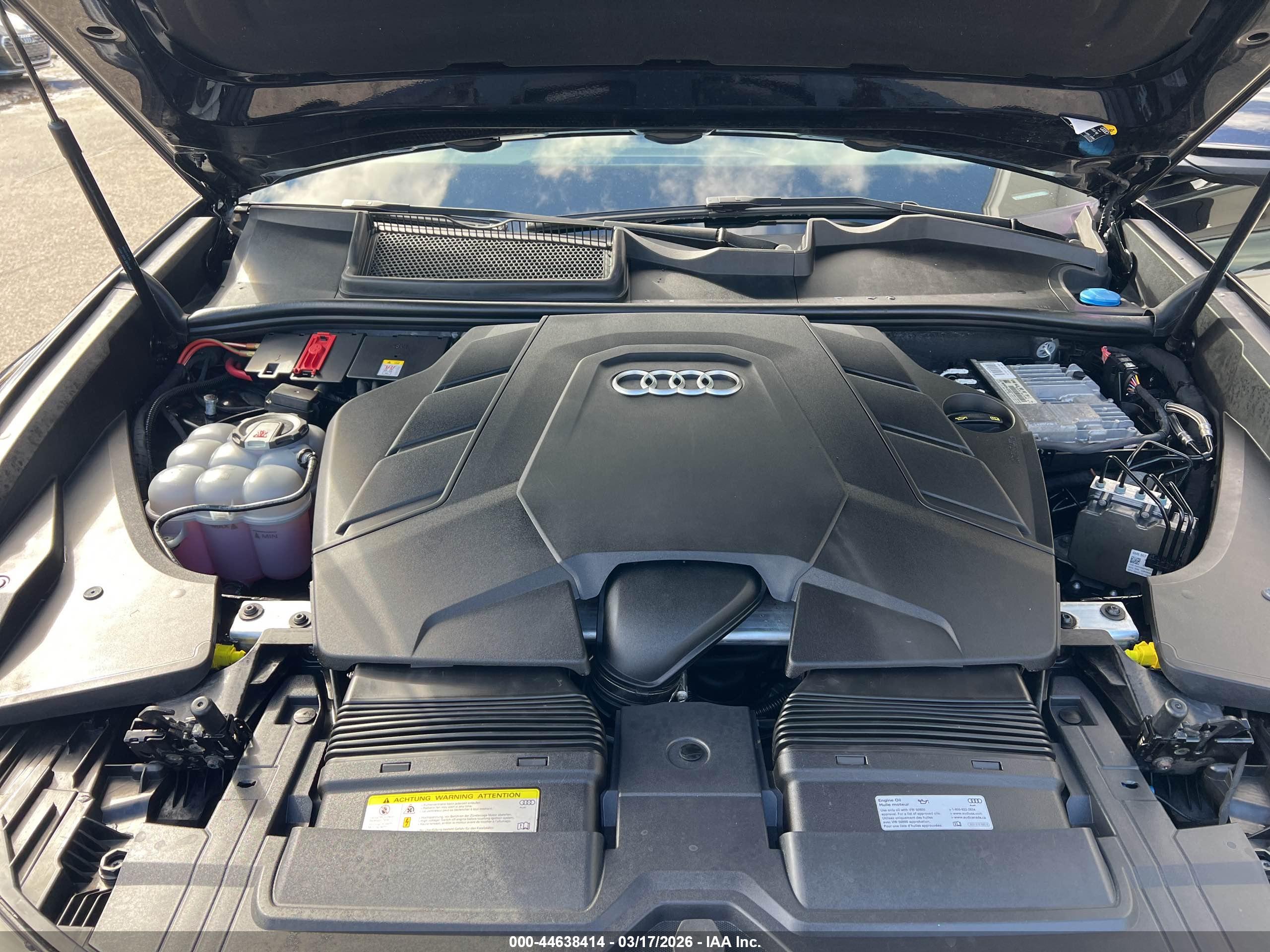 AUDI Q8 image 10