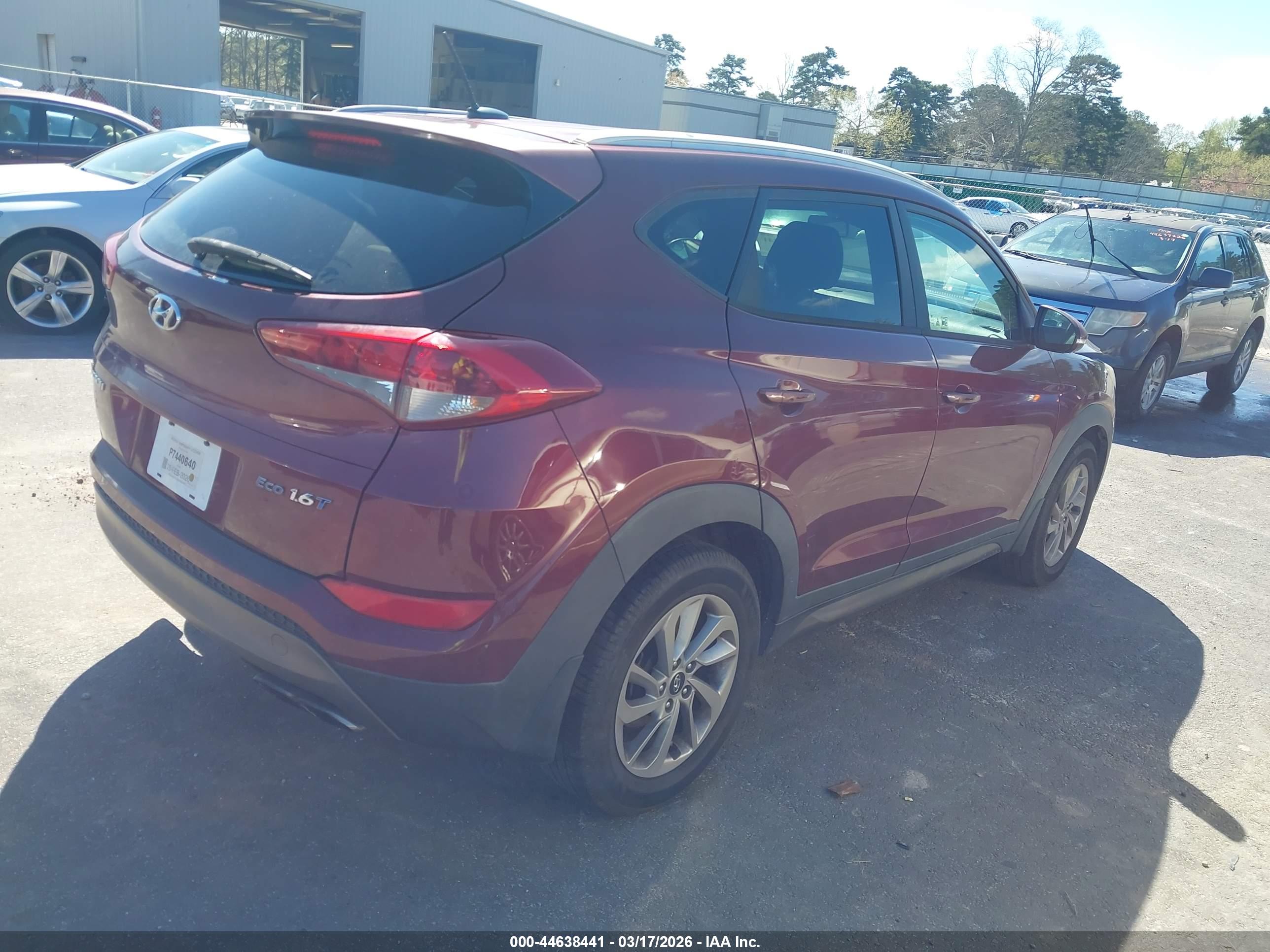 HYUNDAI TUCSON image 4
