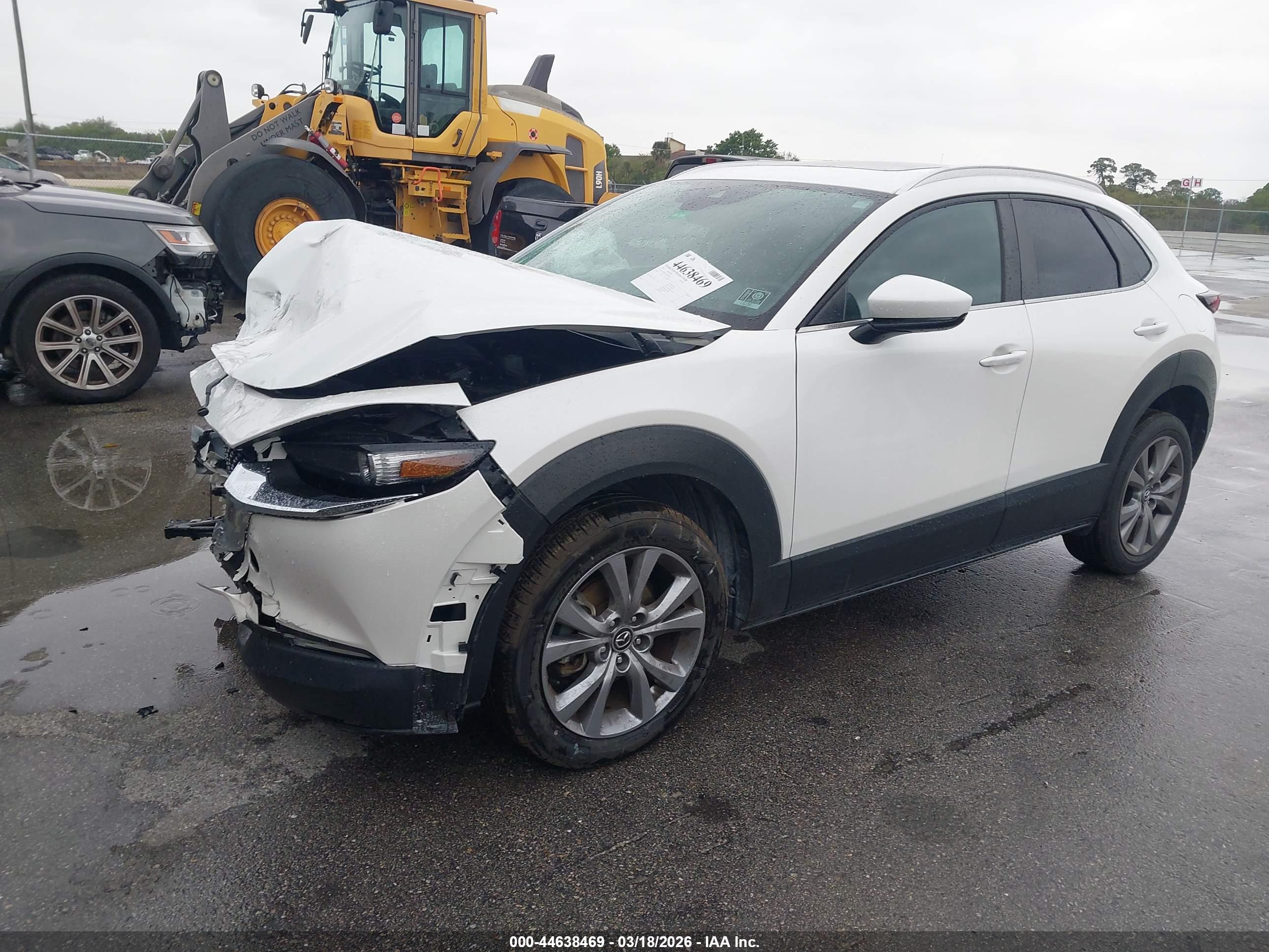 MAZDA CX-30 image 2