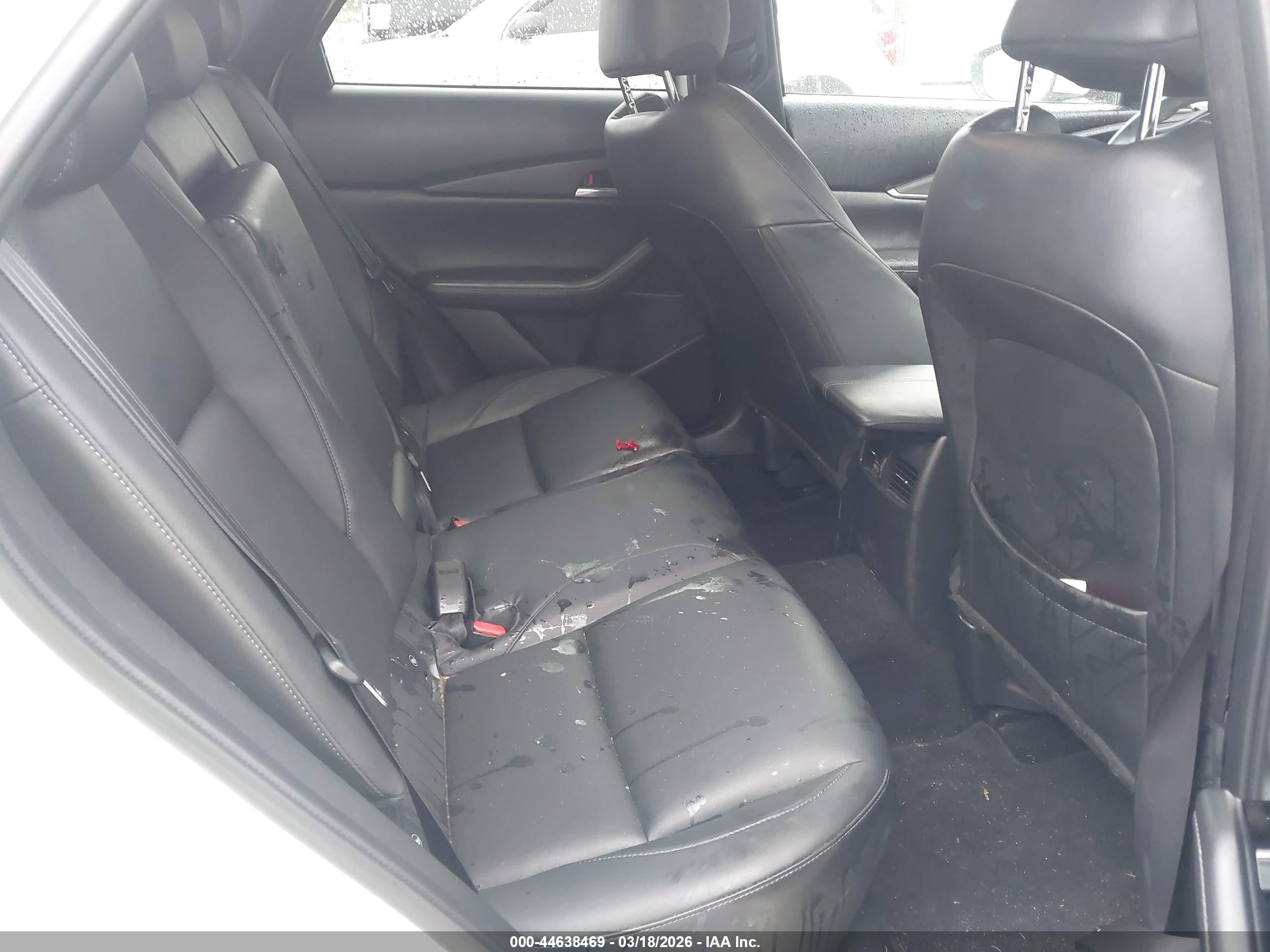MAZDA CX-30 image 8