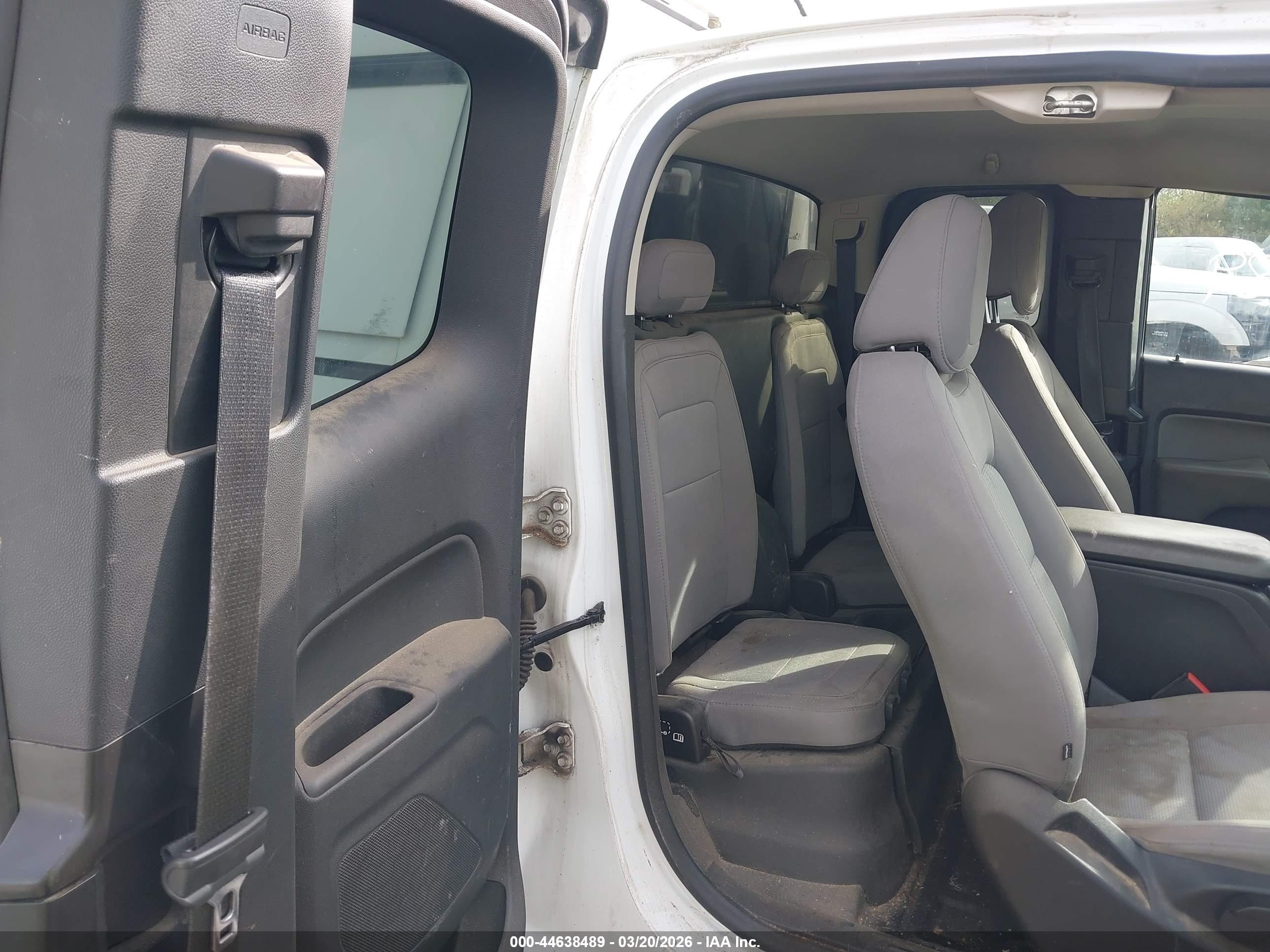 CHEVROLET COLORADO image 8