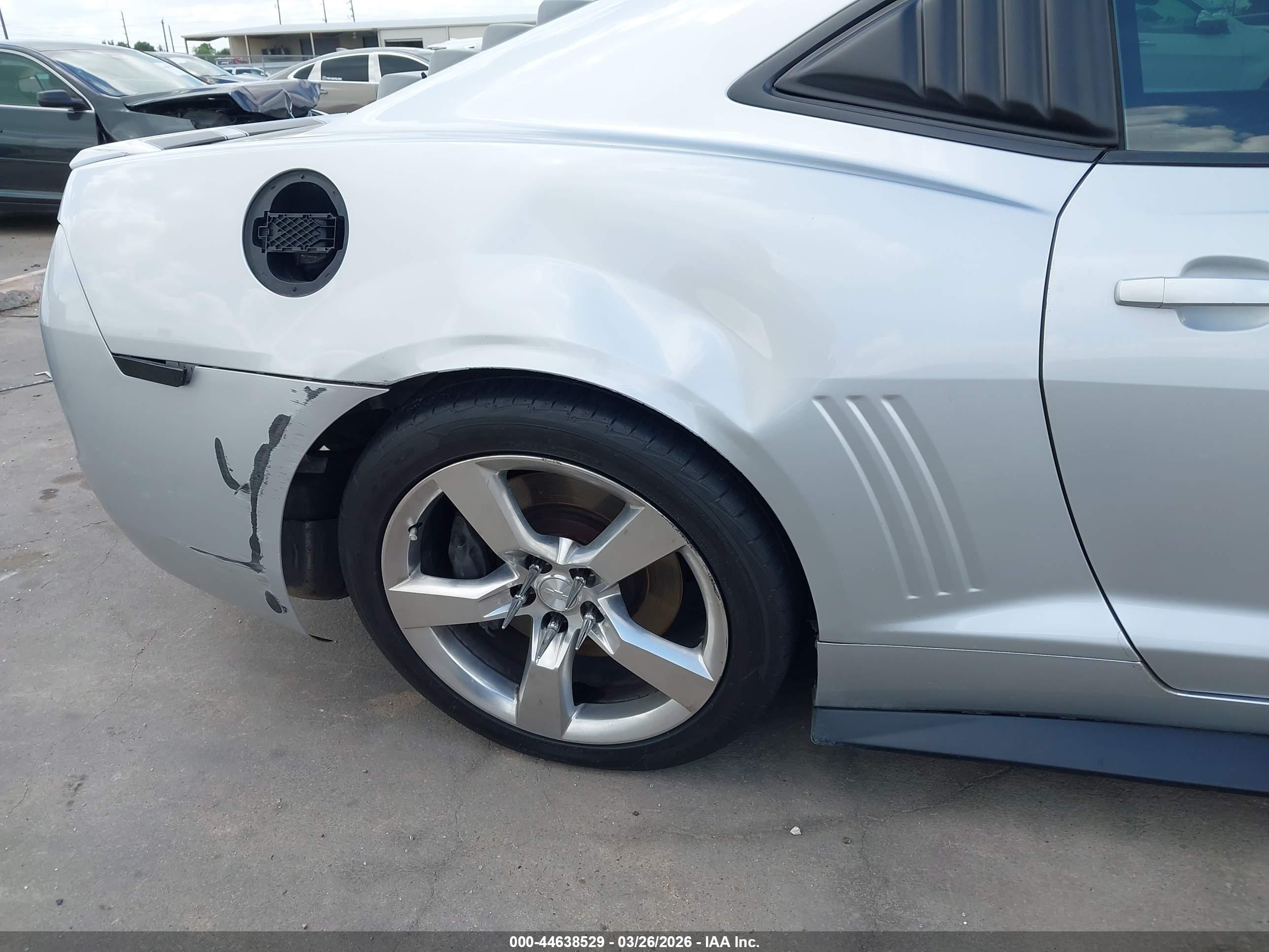 CHEVROLET CAMARO image 6