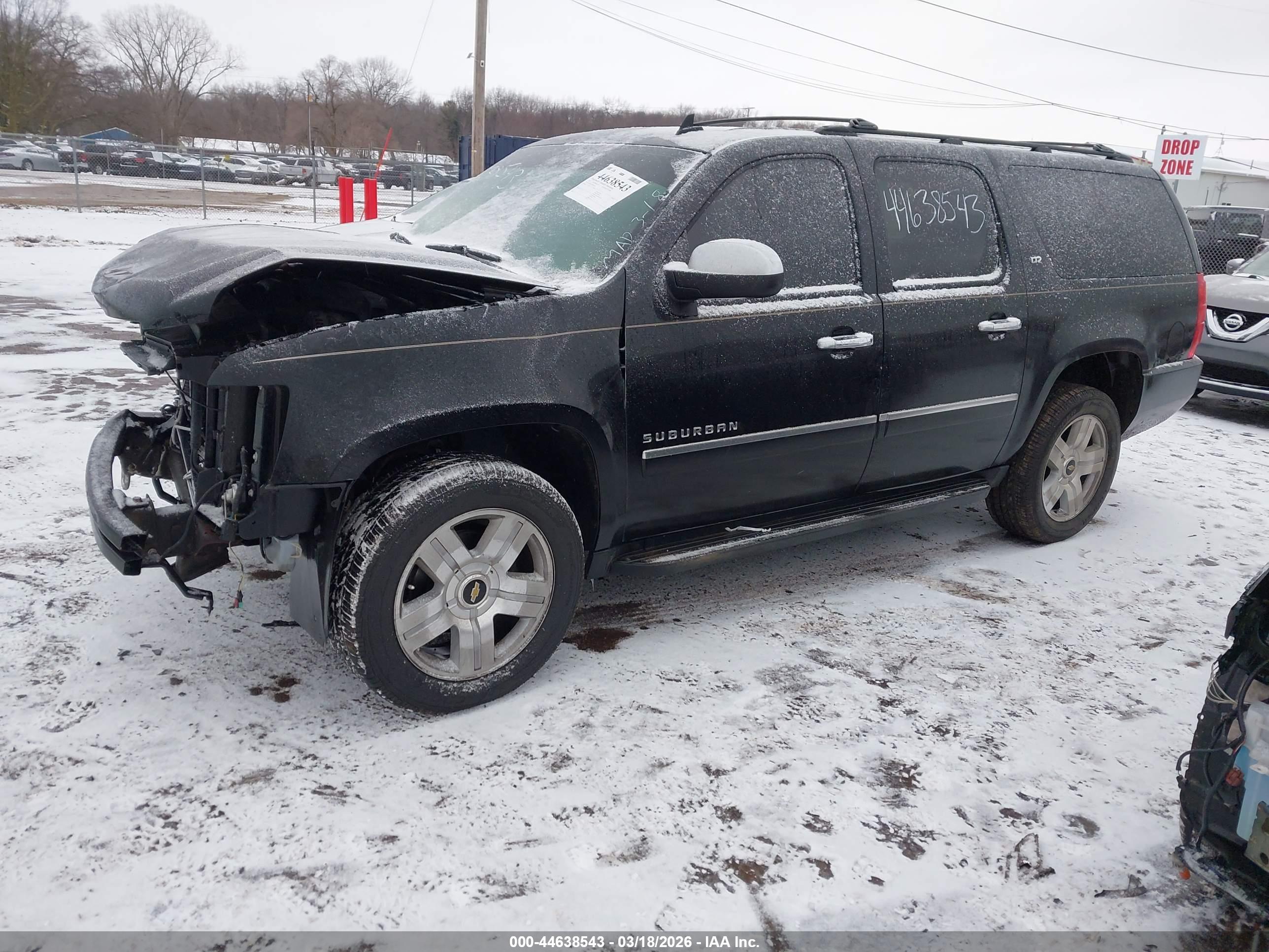 CHEVROLET SUBURBAN image 2