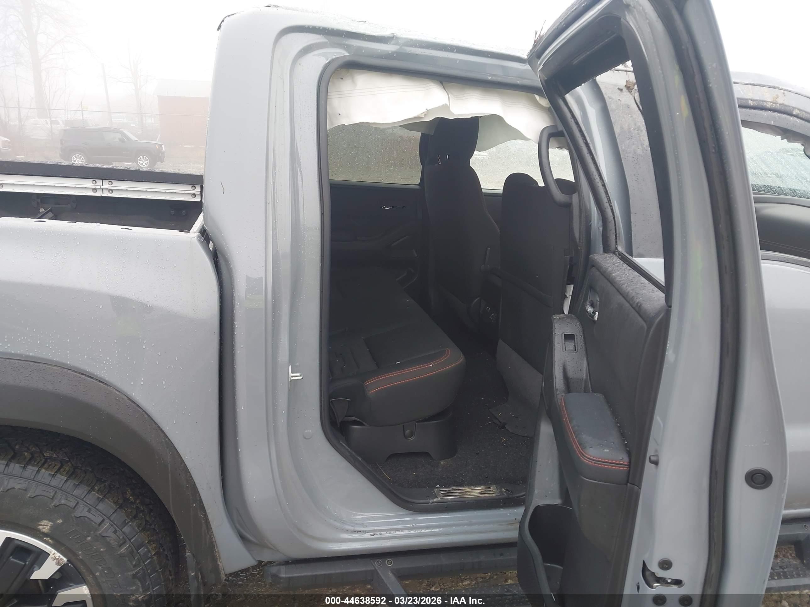 NISSAN FRONTIER image 8