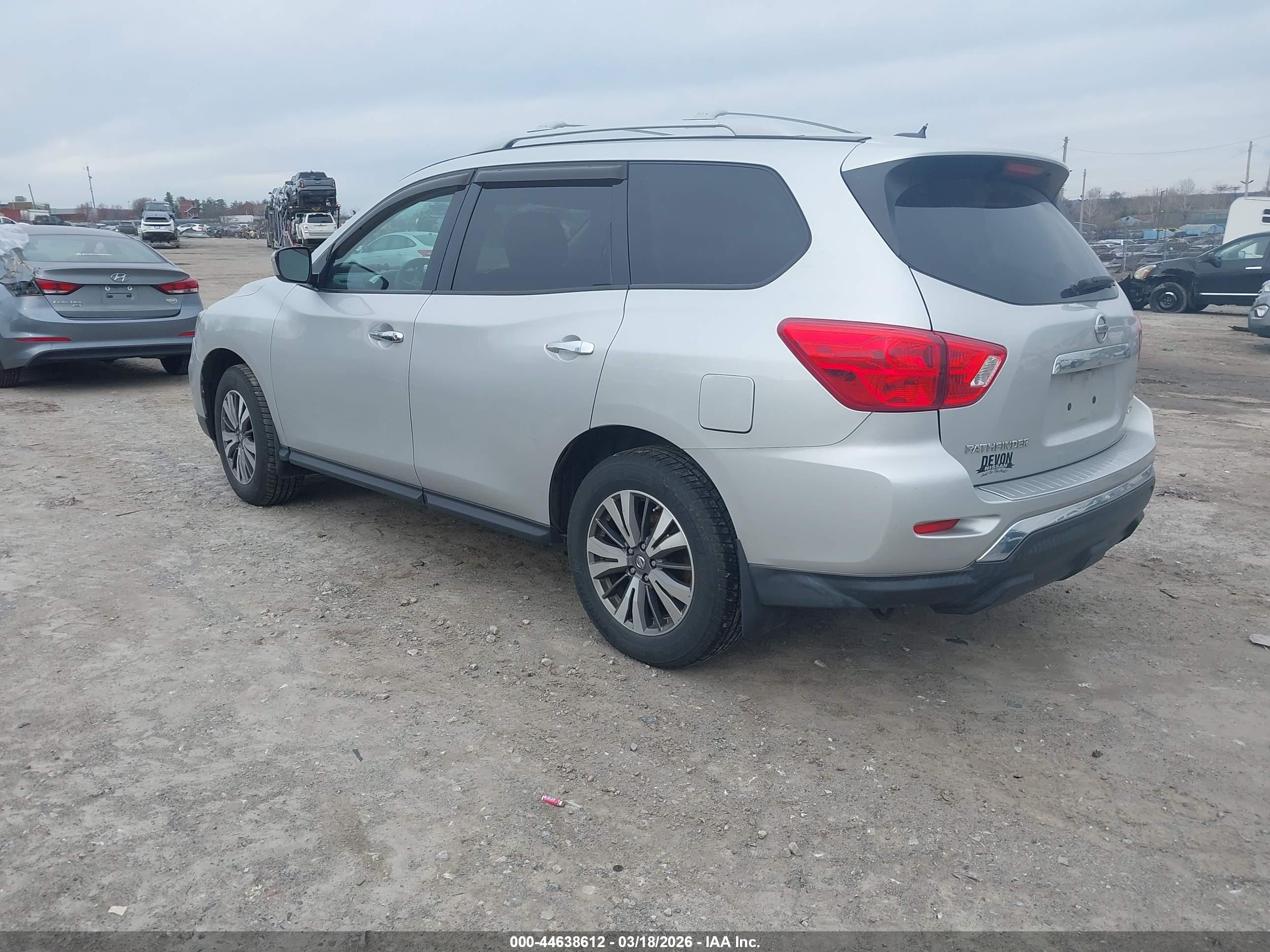 NISSAN PATHFINDER image 3
