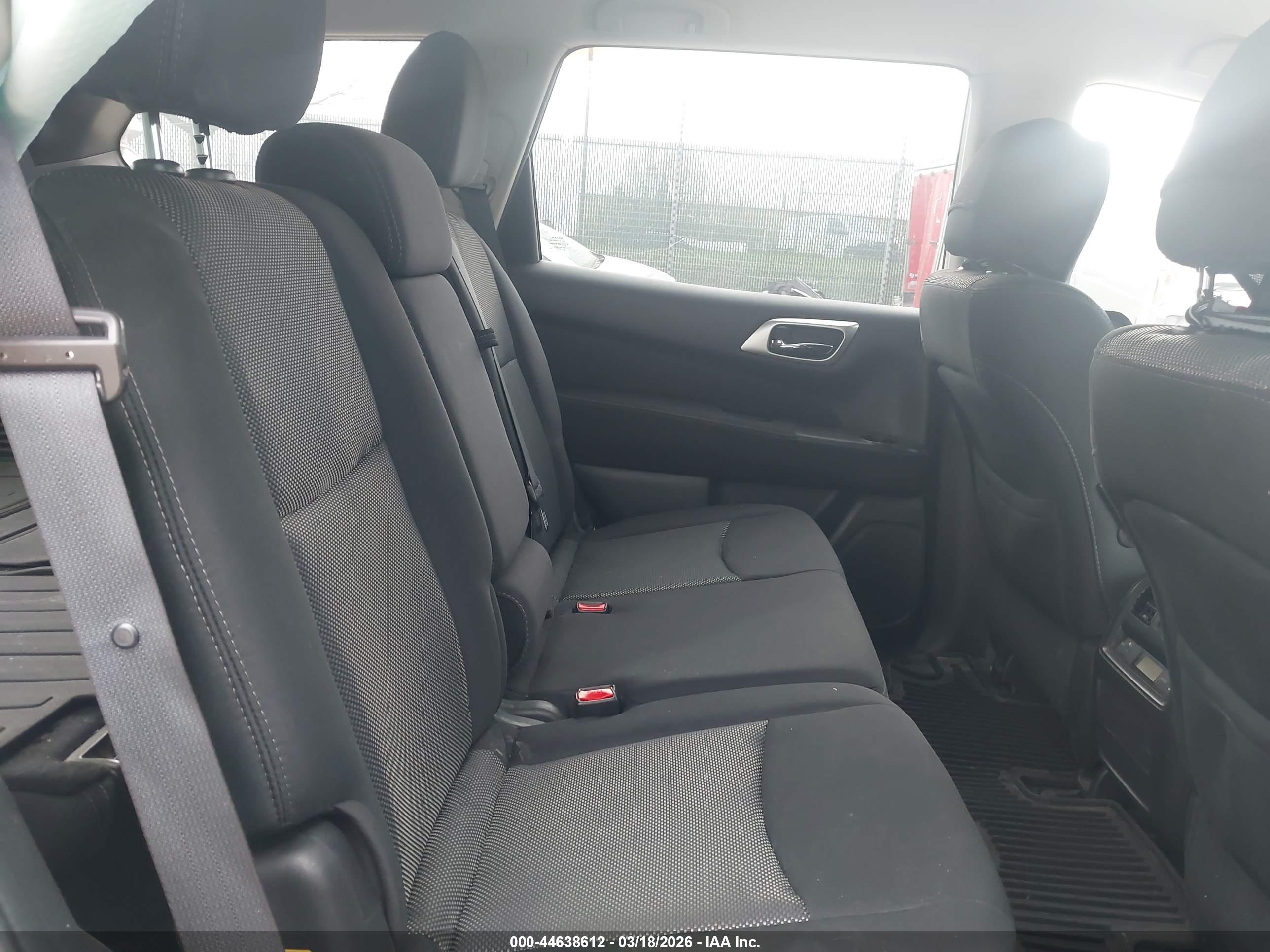 NISSAN PATHFINDER image 8