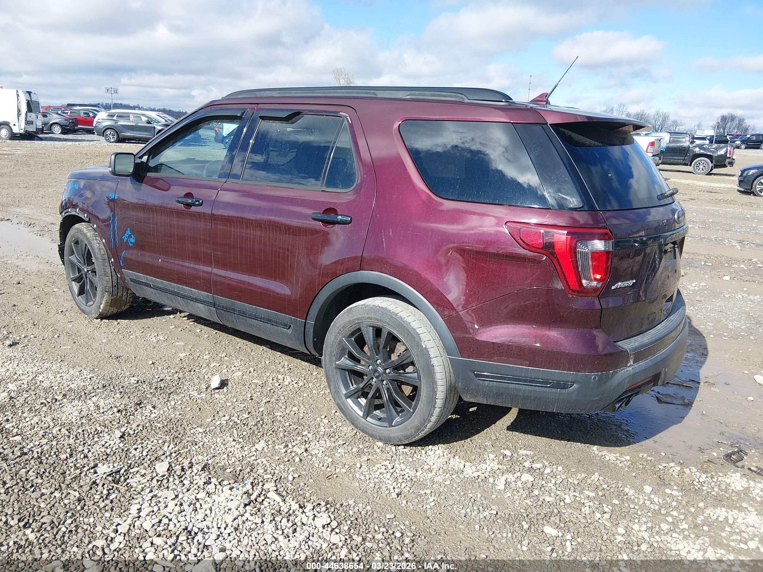 FORD EXPLORER image 3