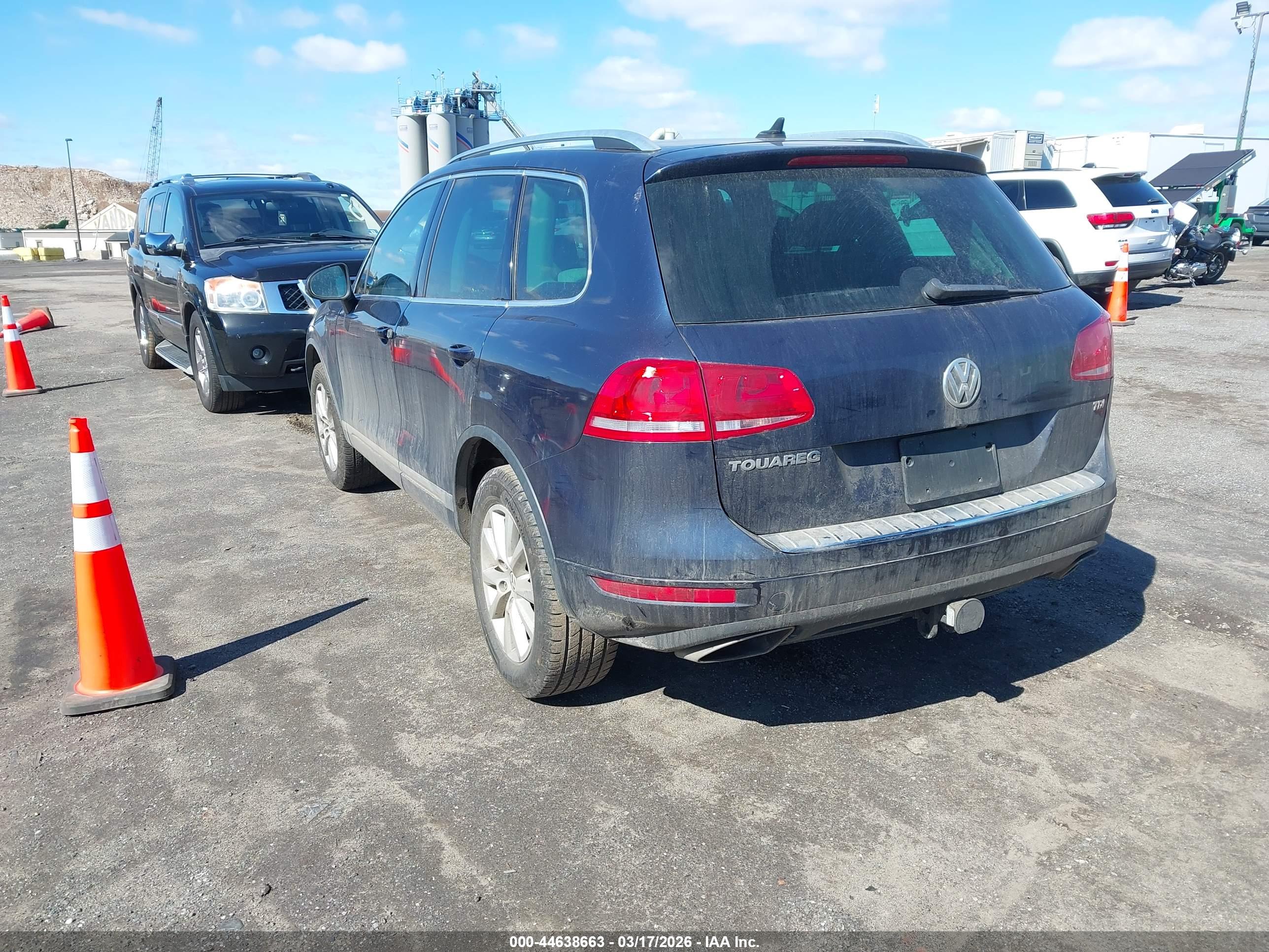 VOLKSWAGEN TOUAREG image 3