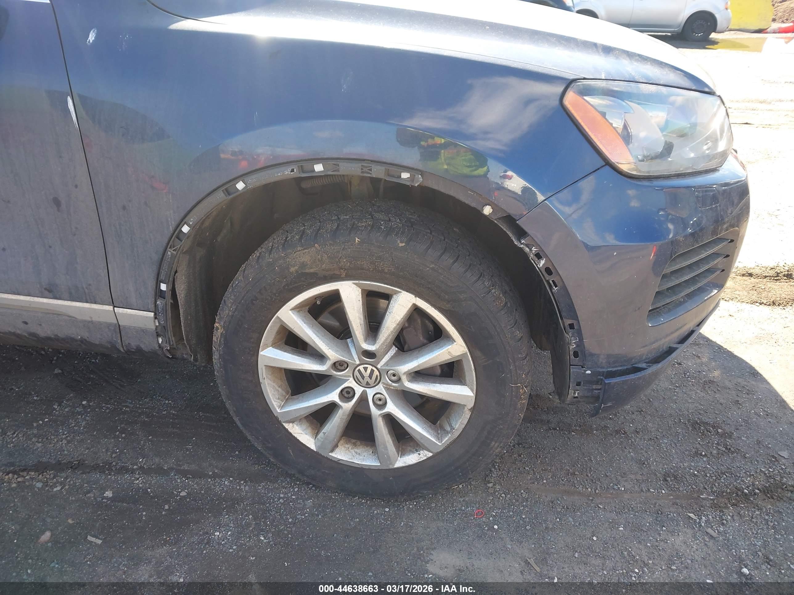 VOLKSWAGEN TOUAREG image 6