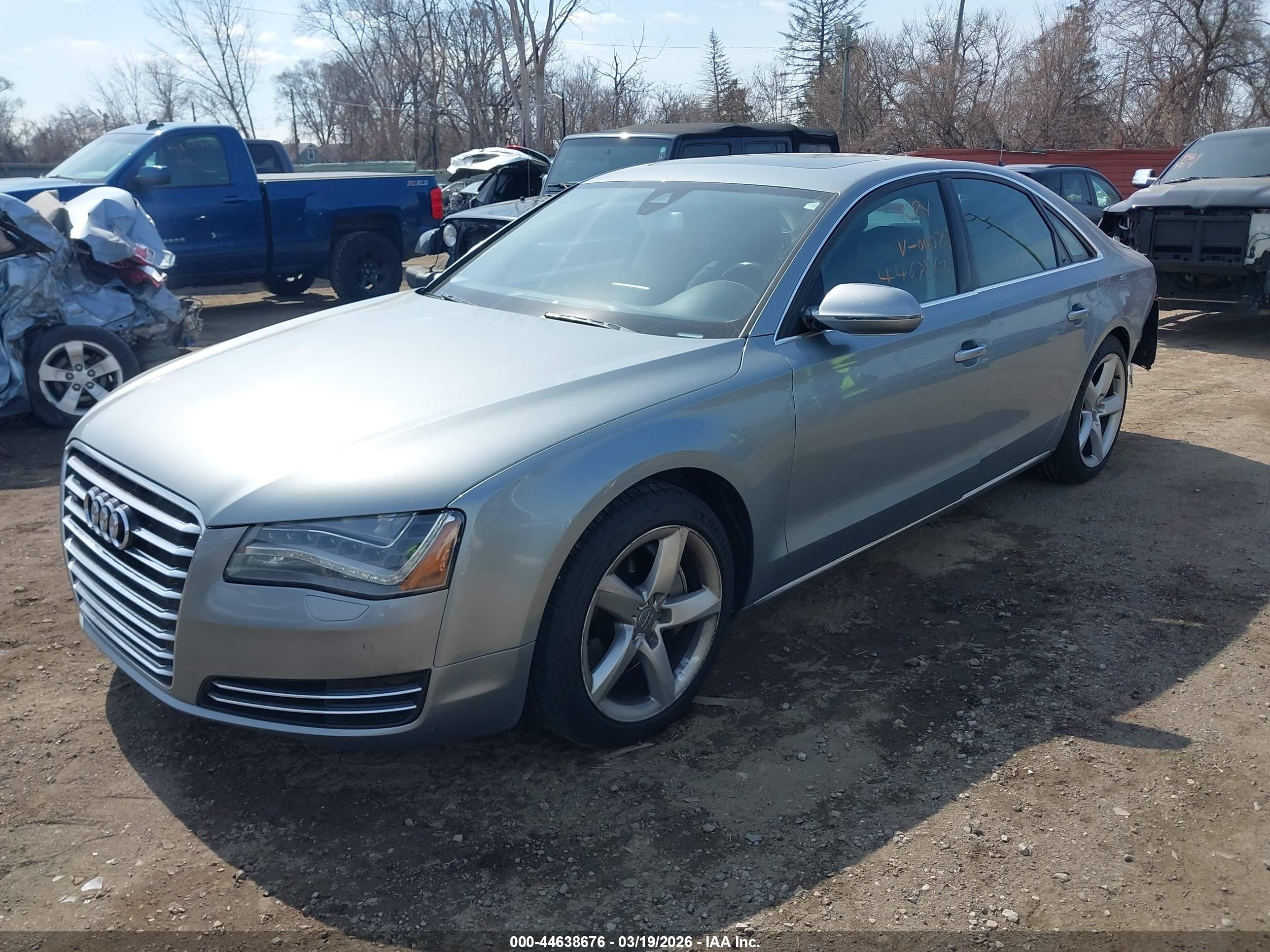 AUDI A8 image 2