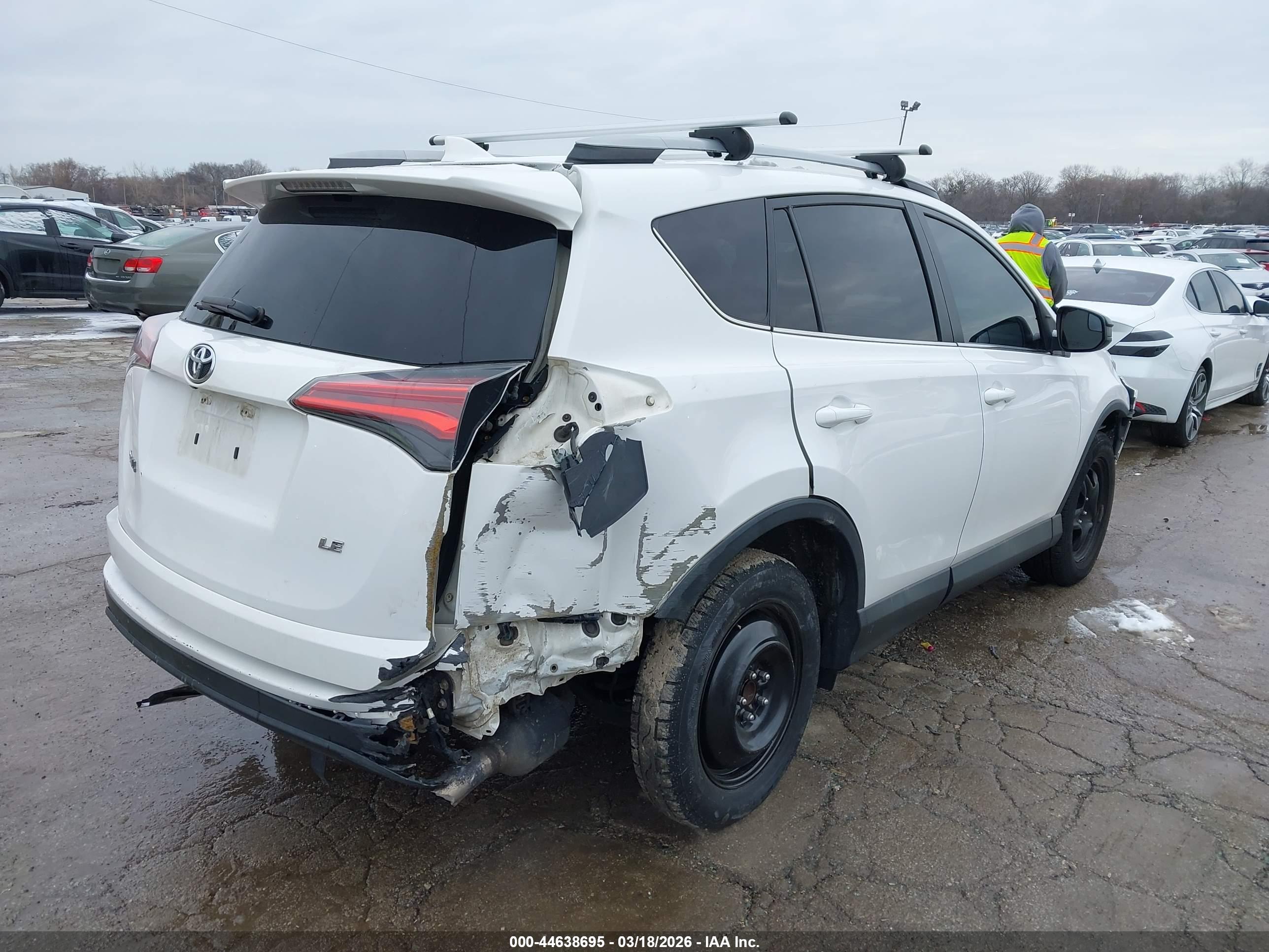 TOYOTA RAV4 image 4