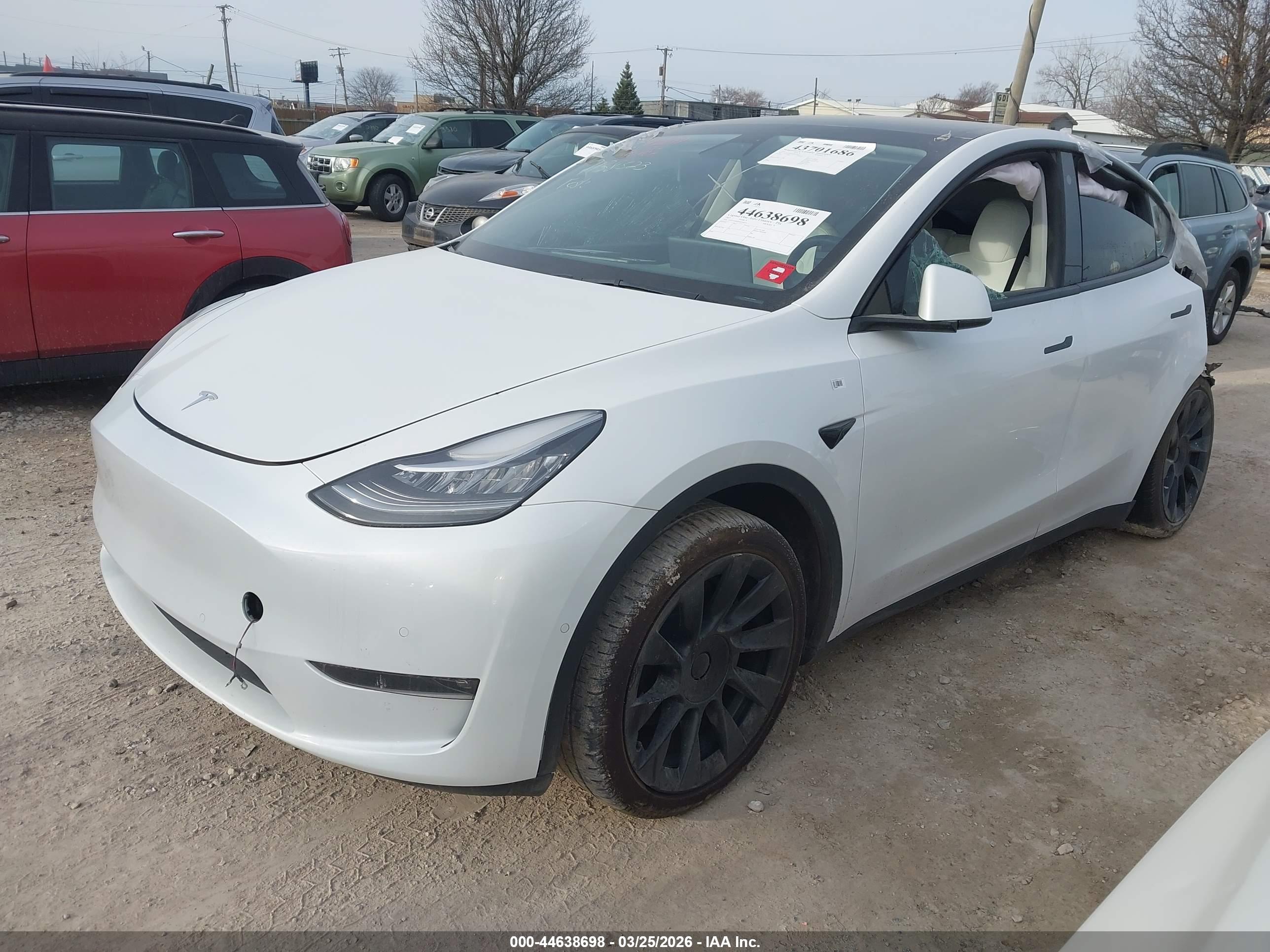 TESLA MODEL image 2