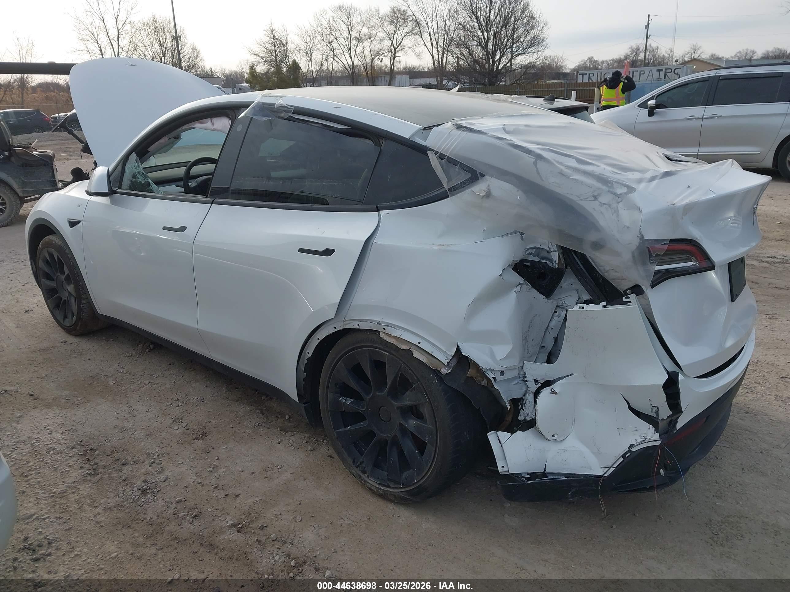 TESLA MODEL image 3