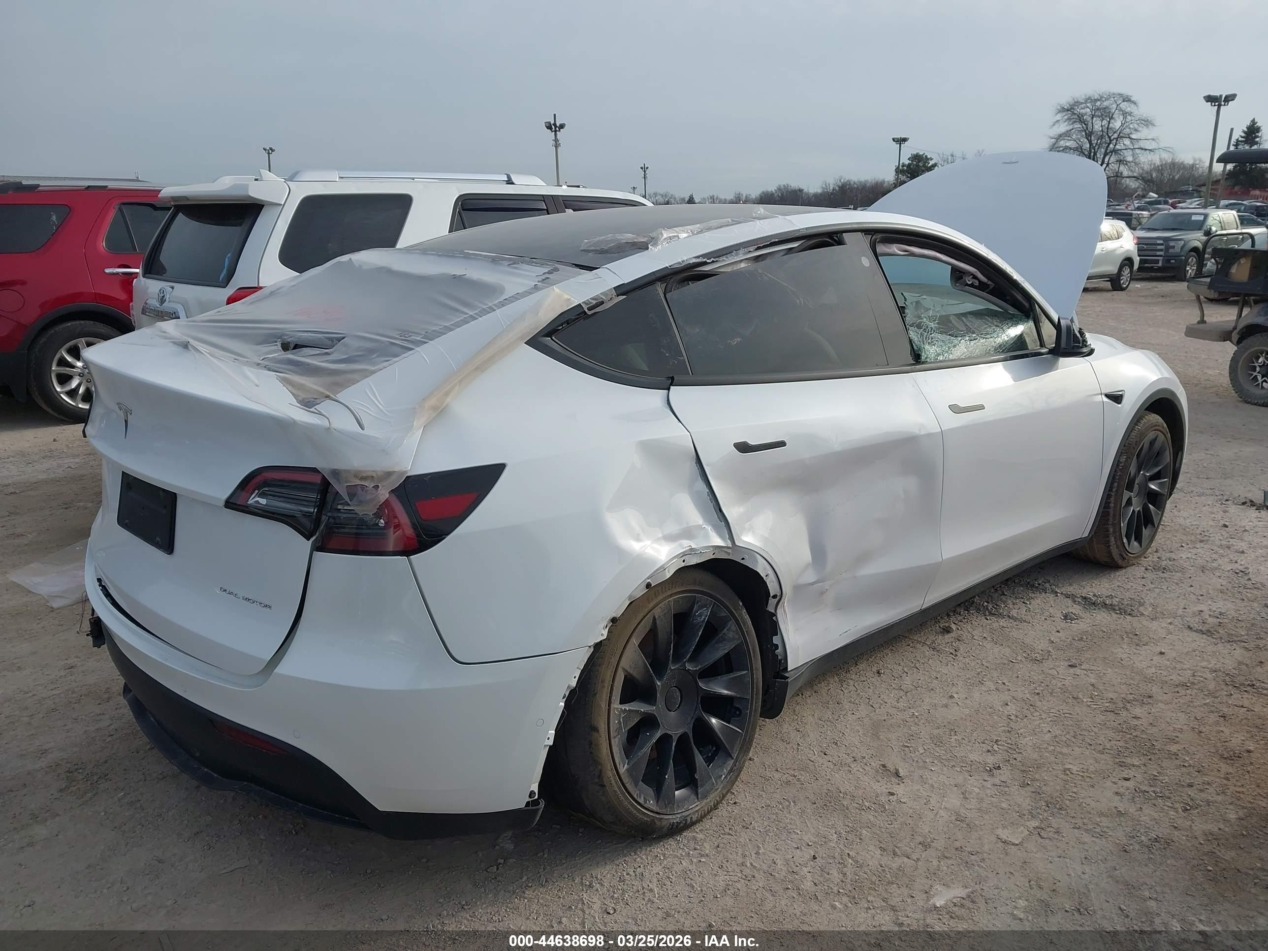 TESLA MODEL image 4