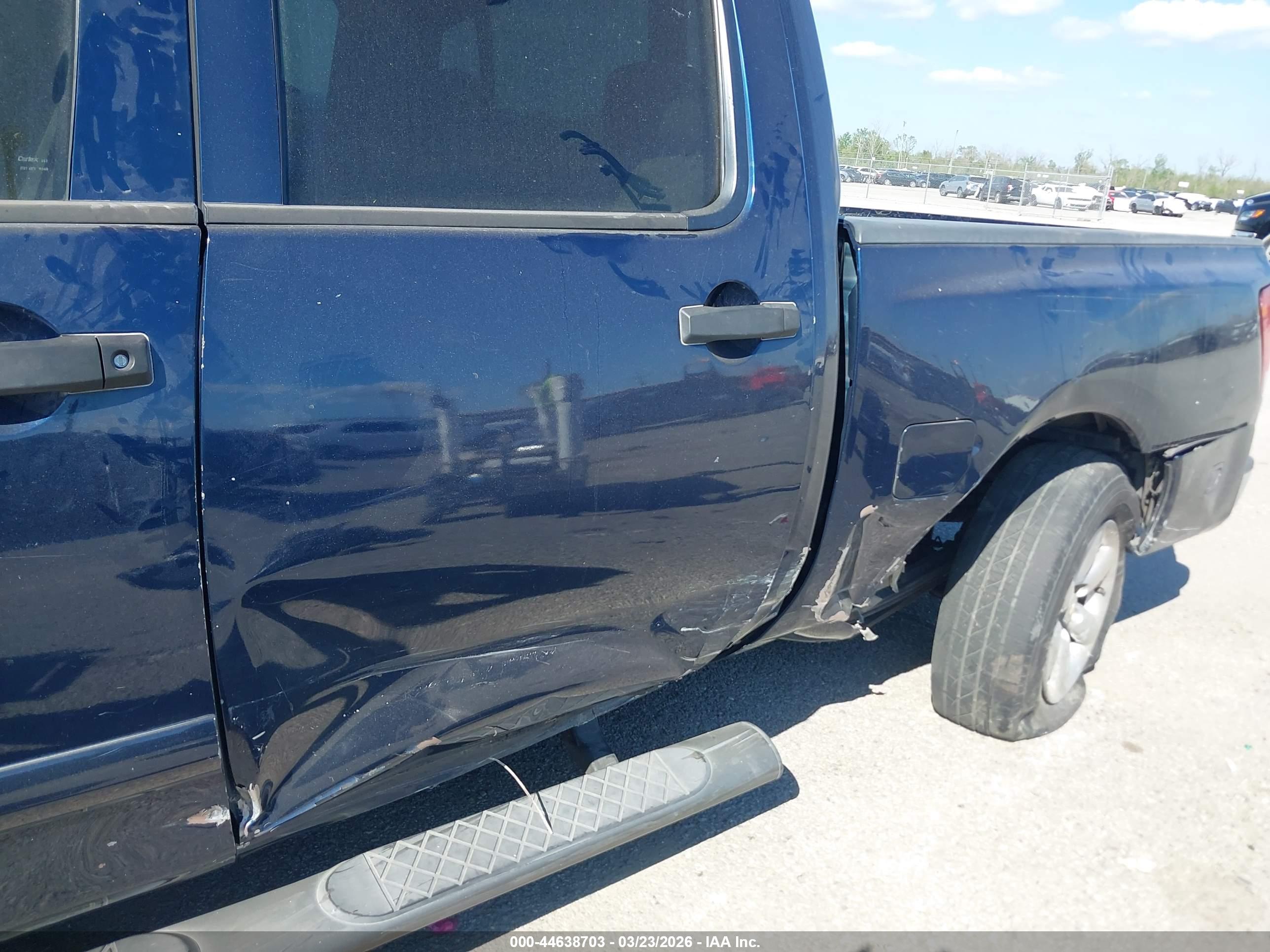 NISSAN TITAN image 6