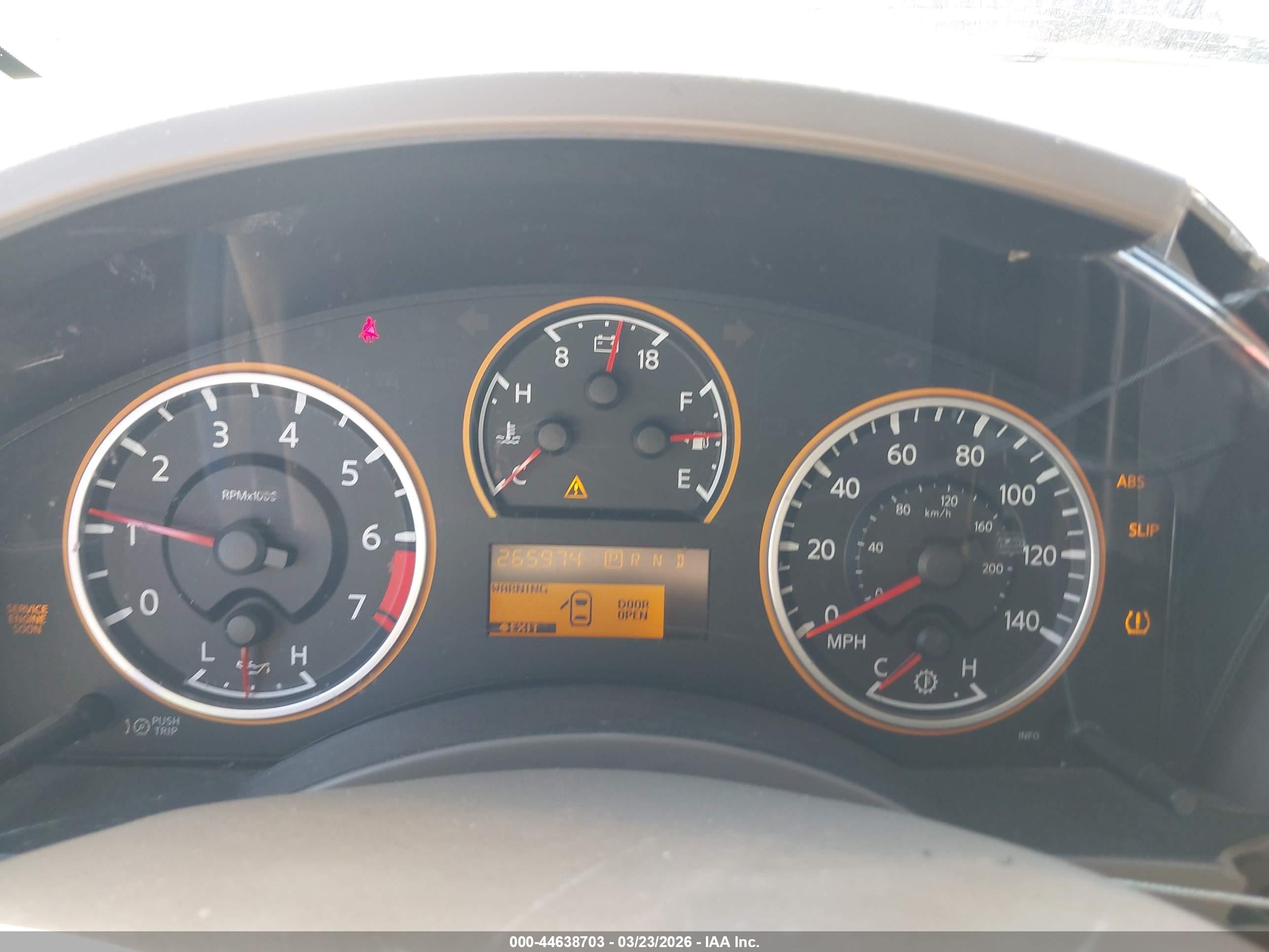 NISSAN TITAN image 7