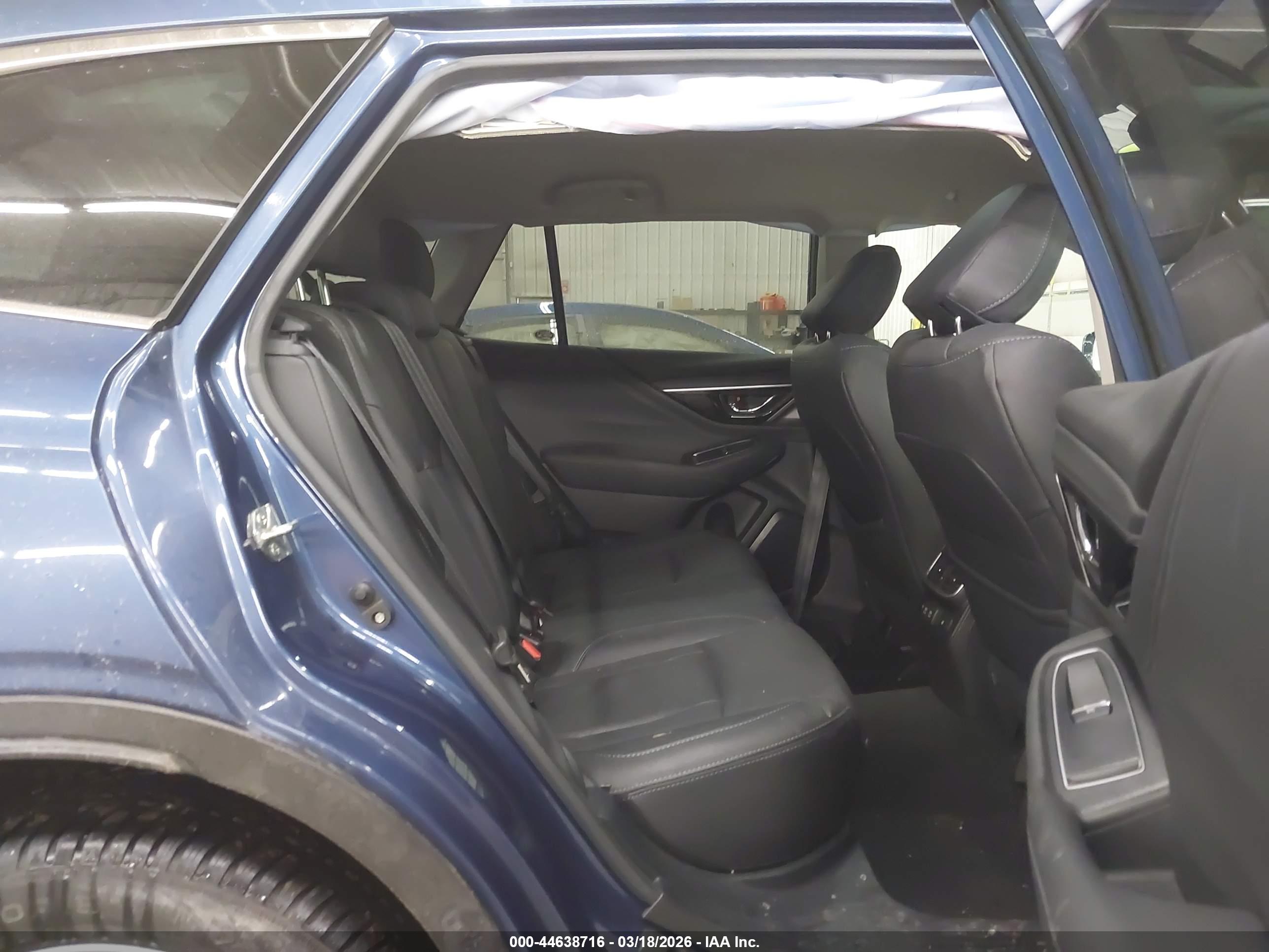 SUBARU OUTBACK image 8