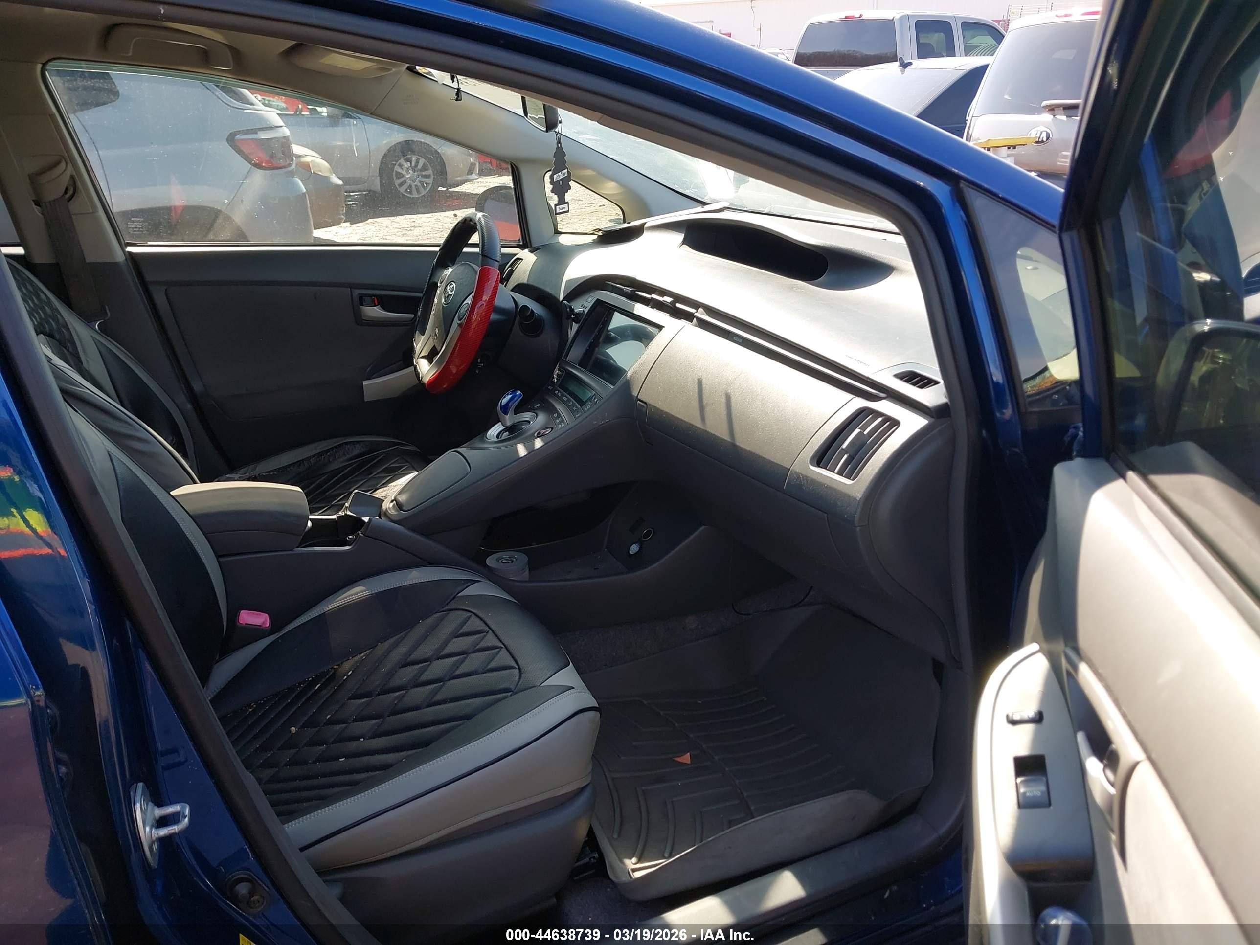 TOYOTA PRIUS image 5