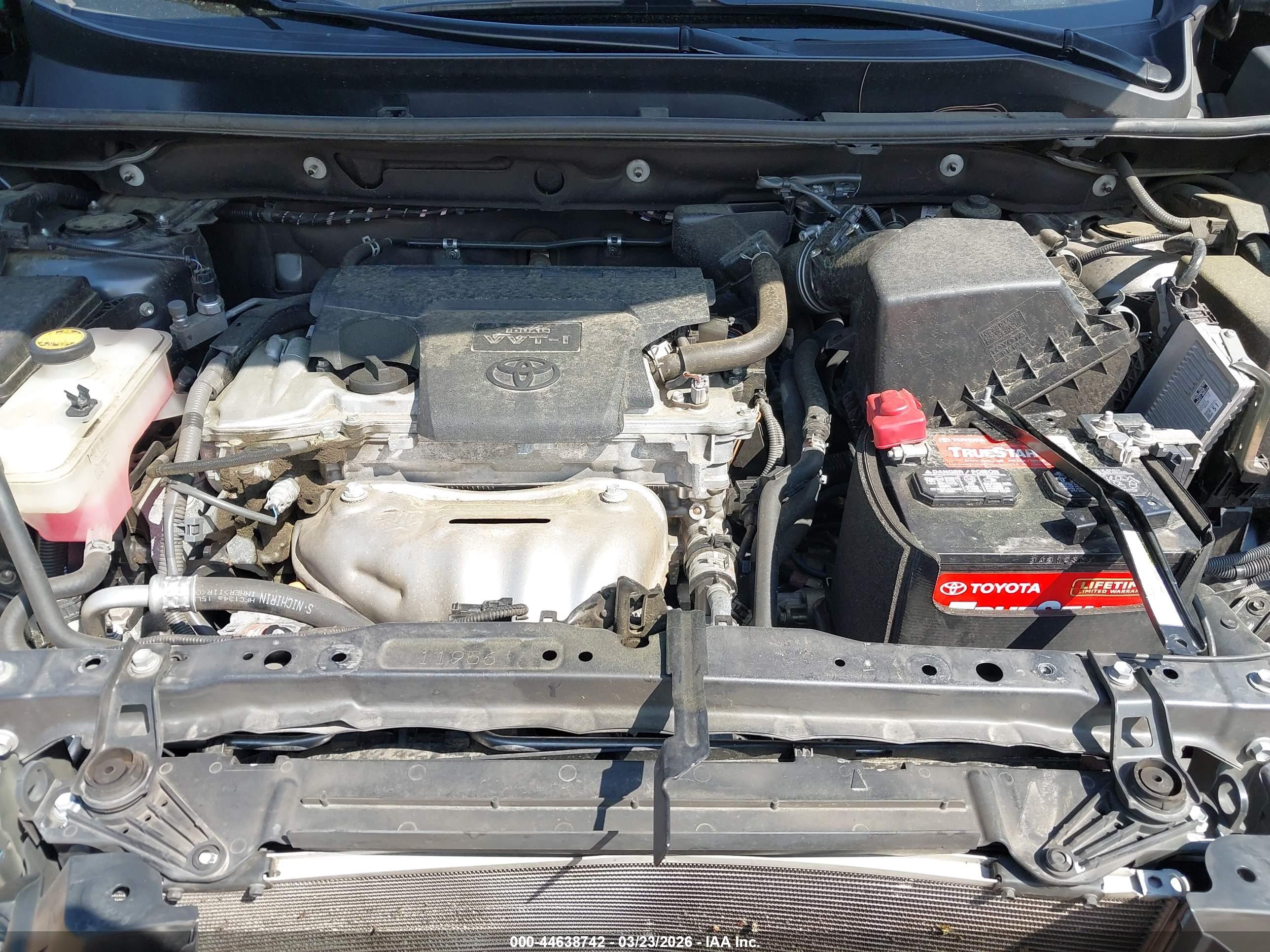 TOYOTA RAV4 image 10