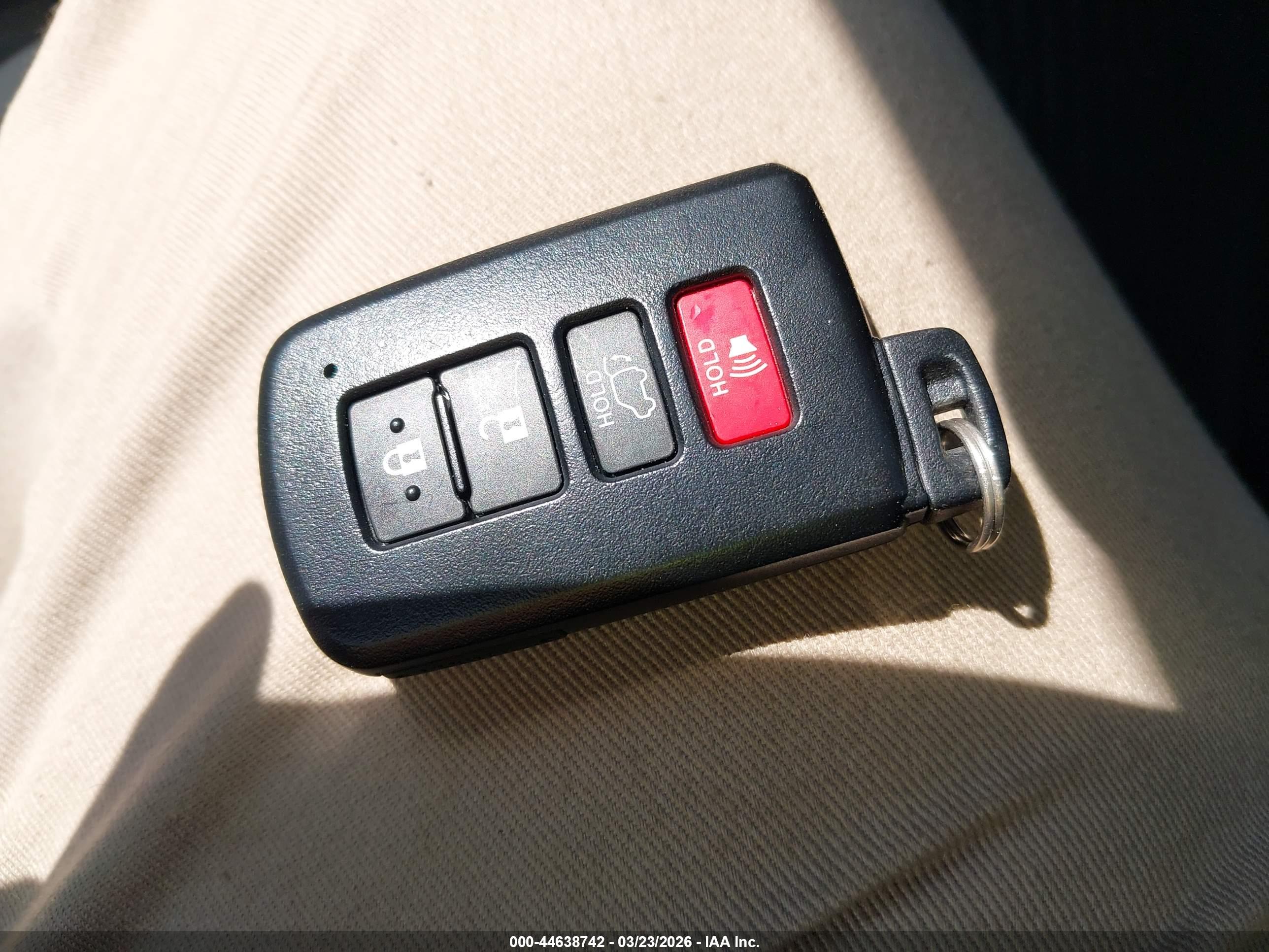TOYOTA RAV4 image 11