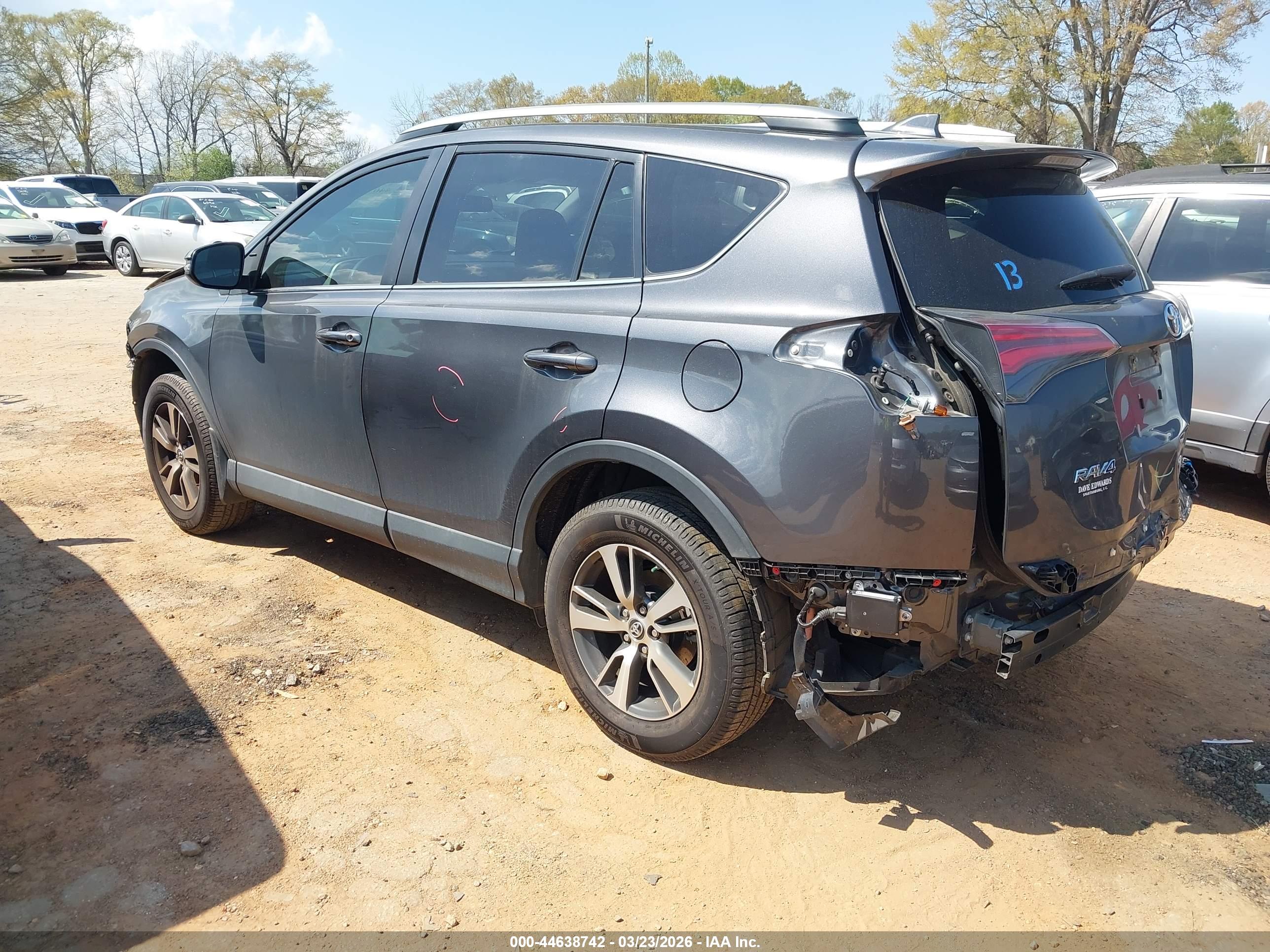 TOYOTA RAV4 image 3