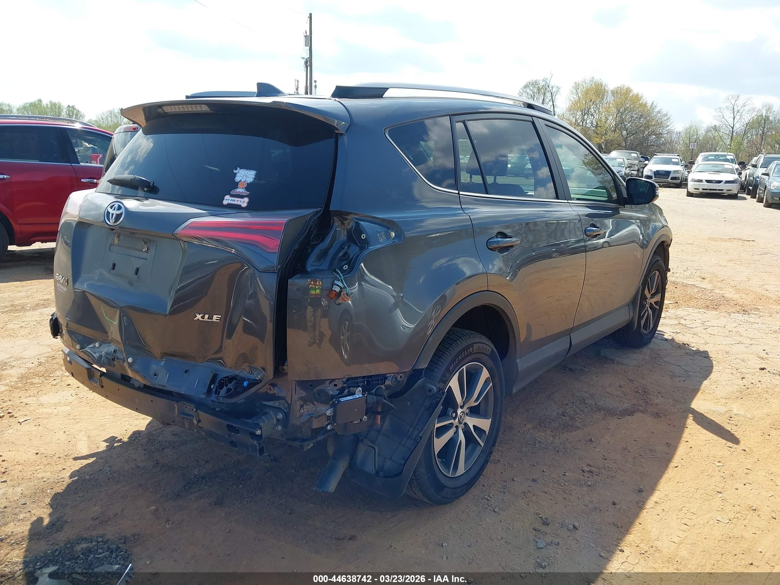TOYOTA RAV4 image 4