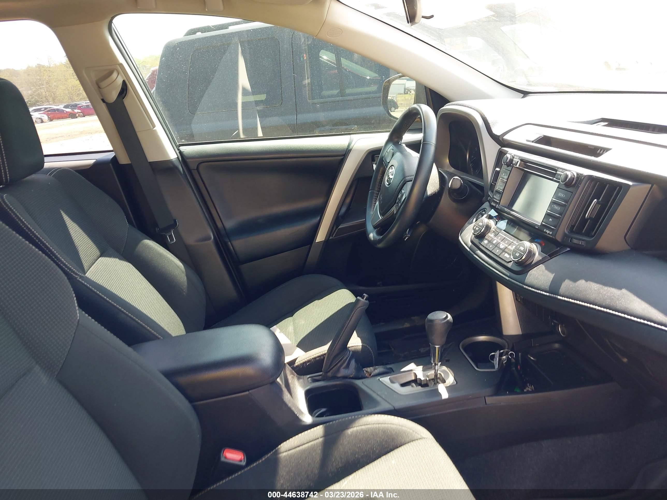 TOYOTA RAV4 image 5