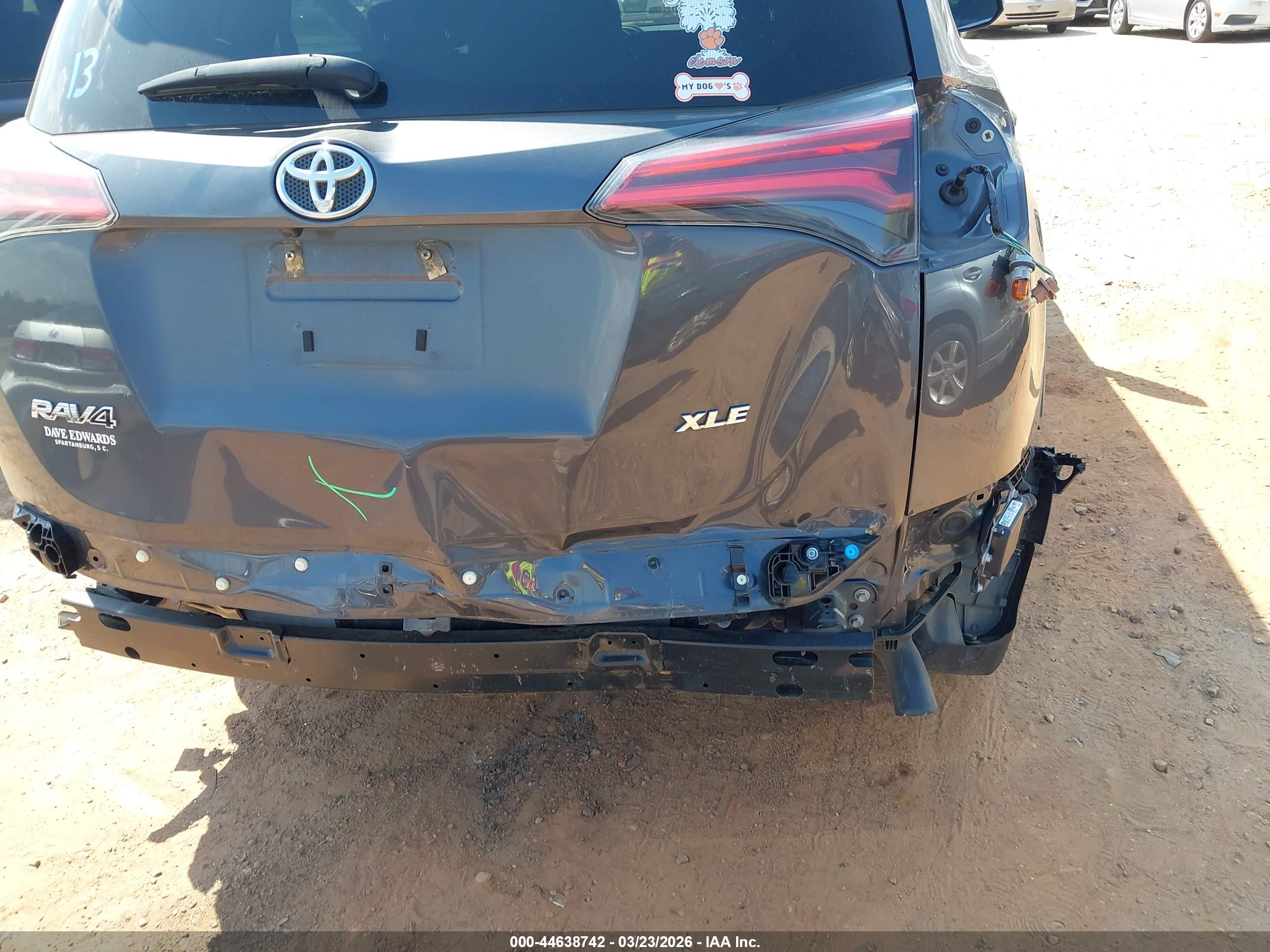 TOYOTA RAV4 image 6