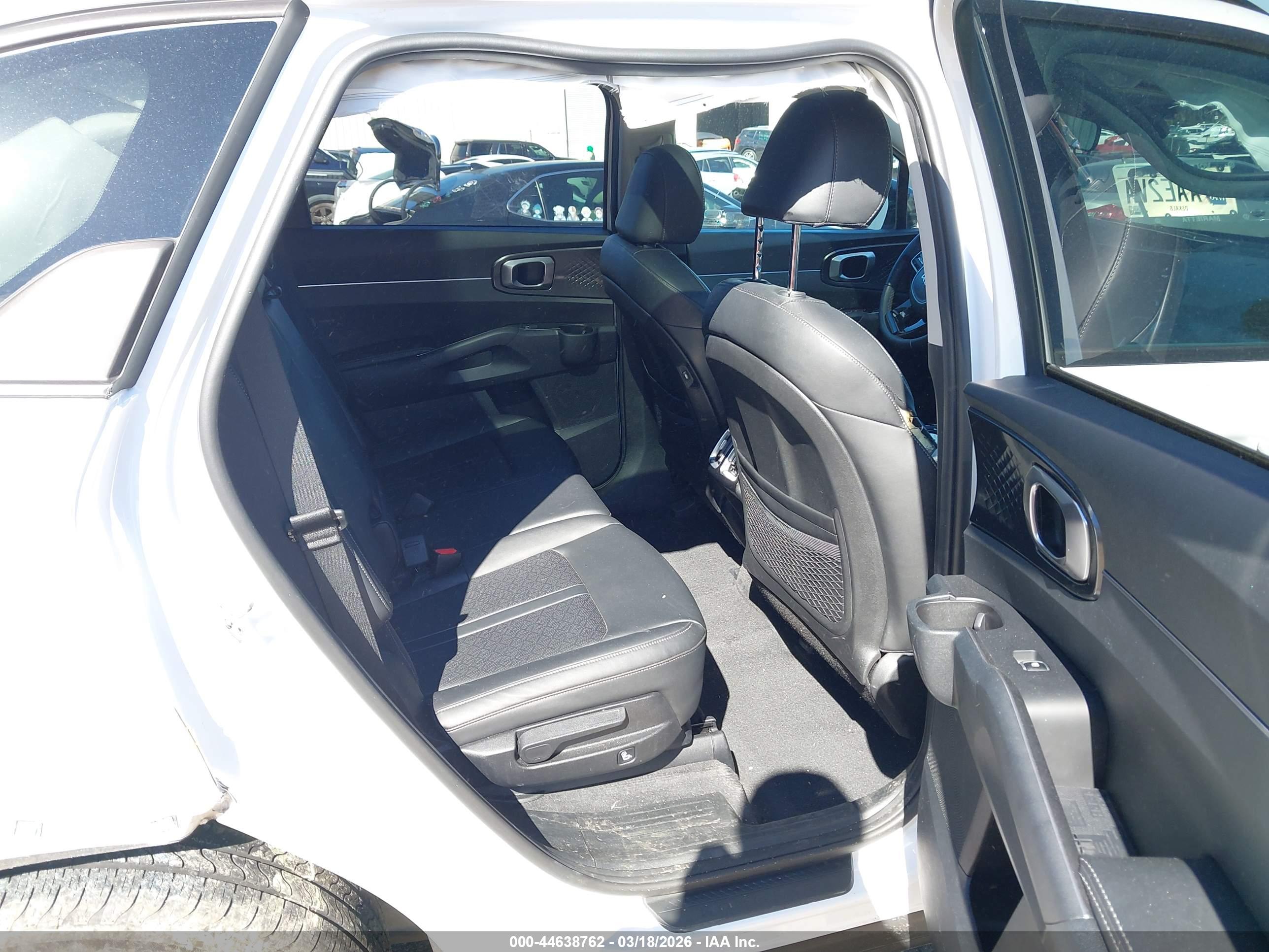 KIA SORENTO image 8