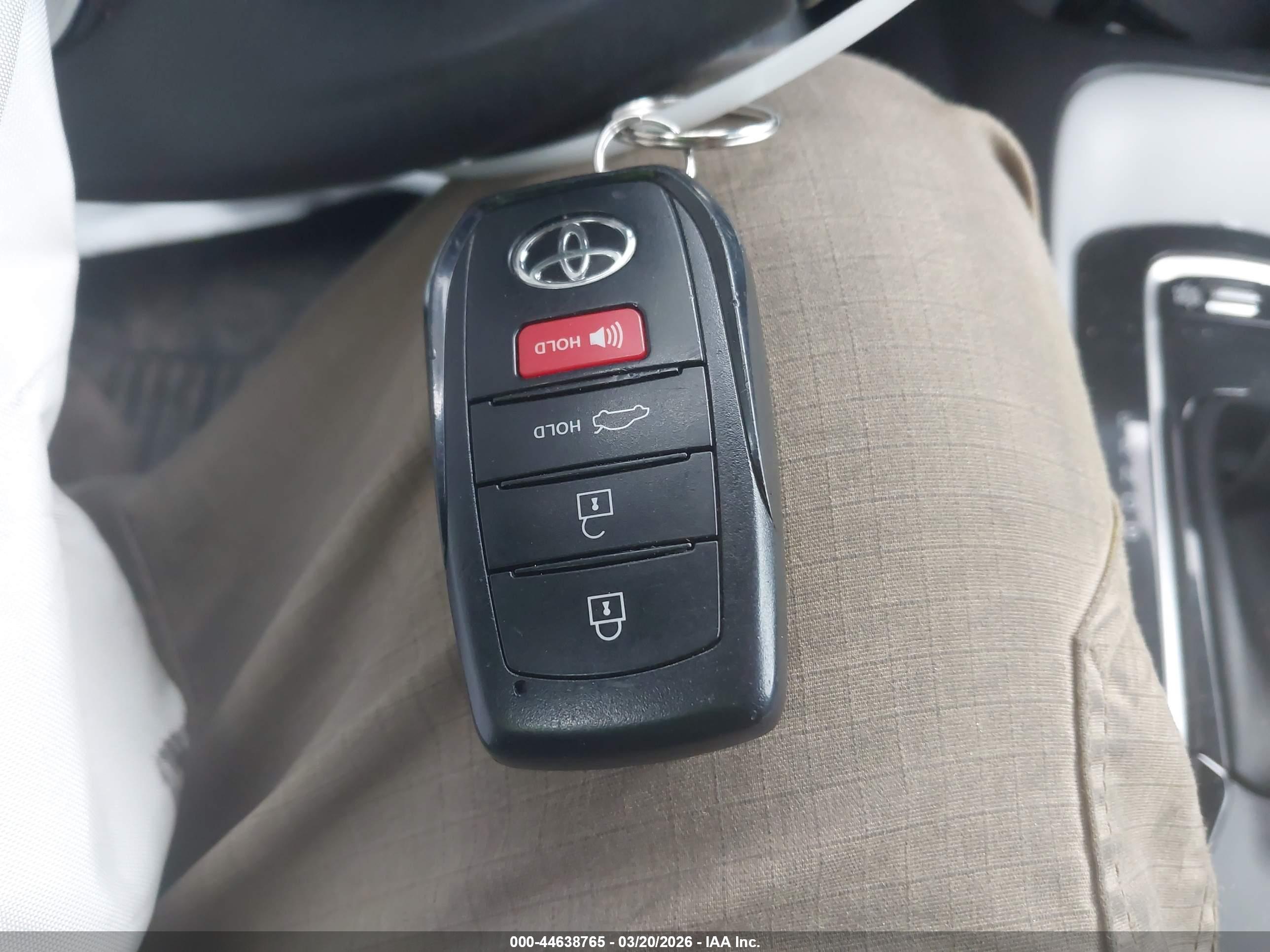 TOYOTA COROLLA image 11