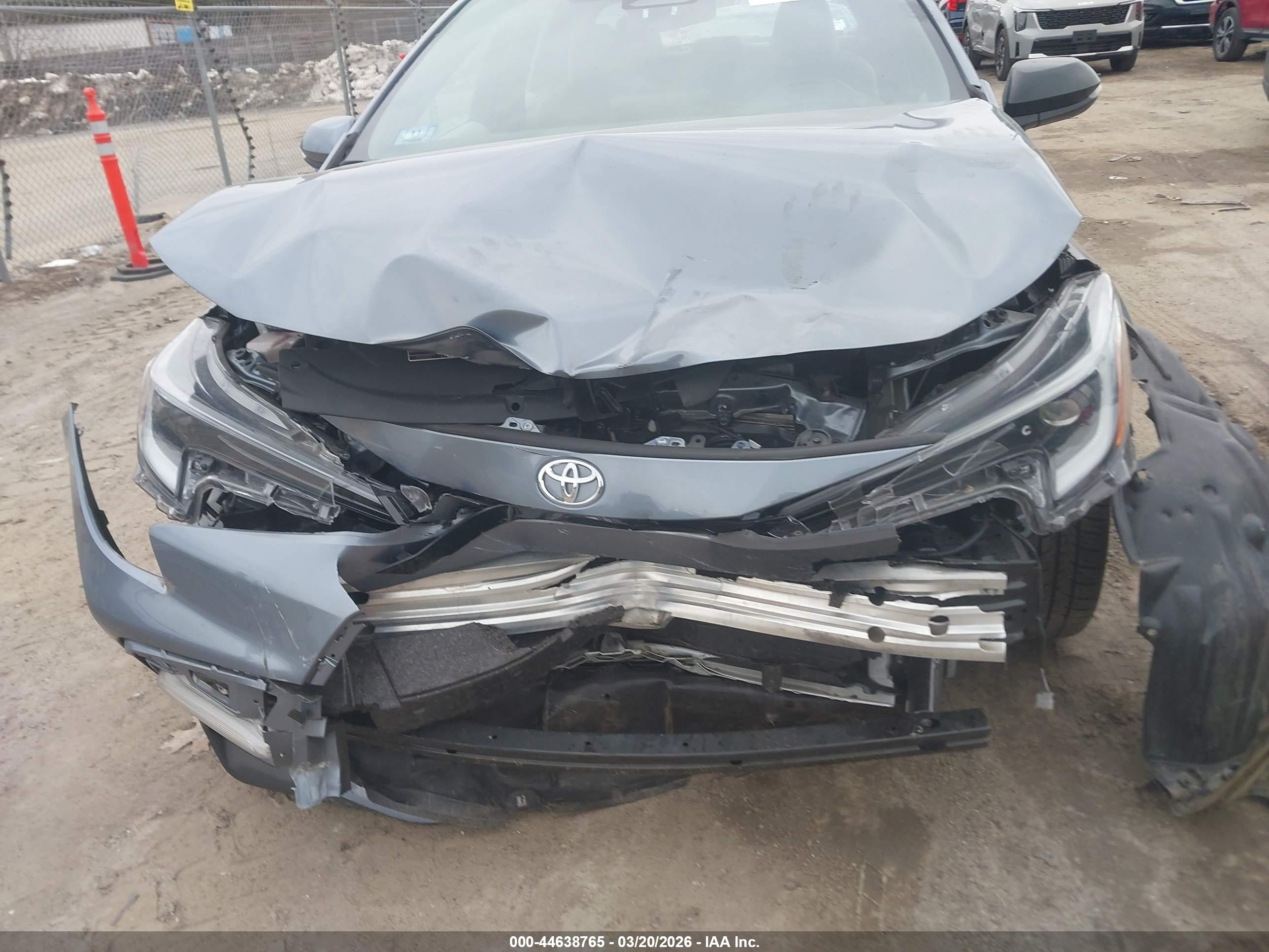 TOYOTA COROLLA image 6