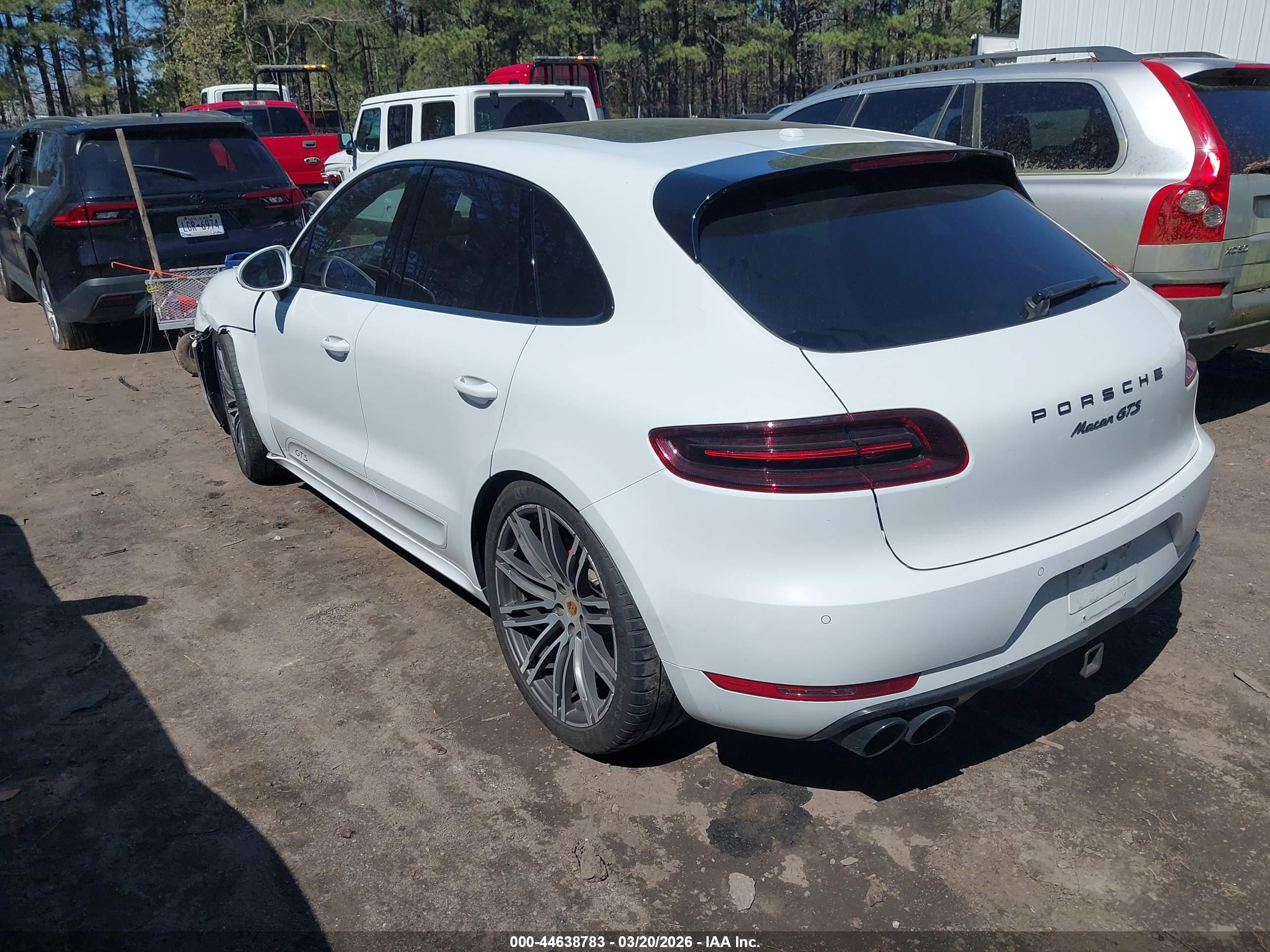 PORSCHE MACAN image 3