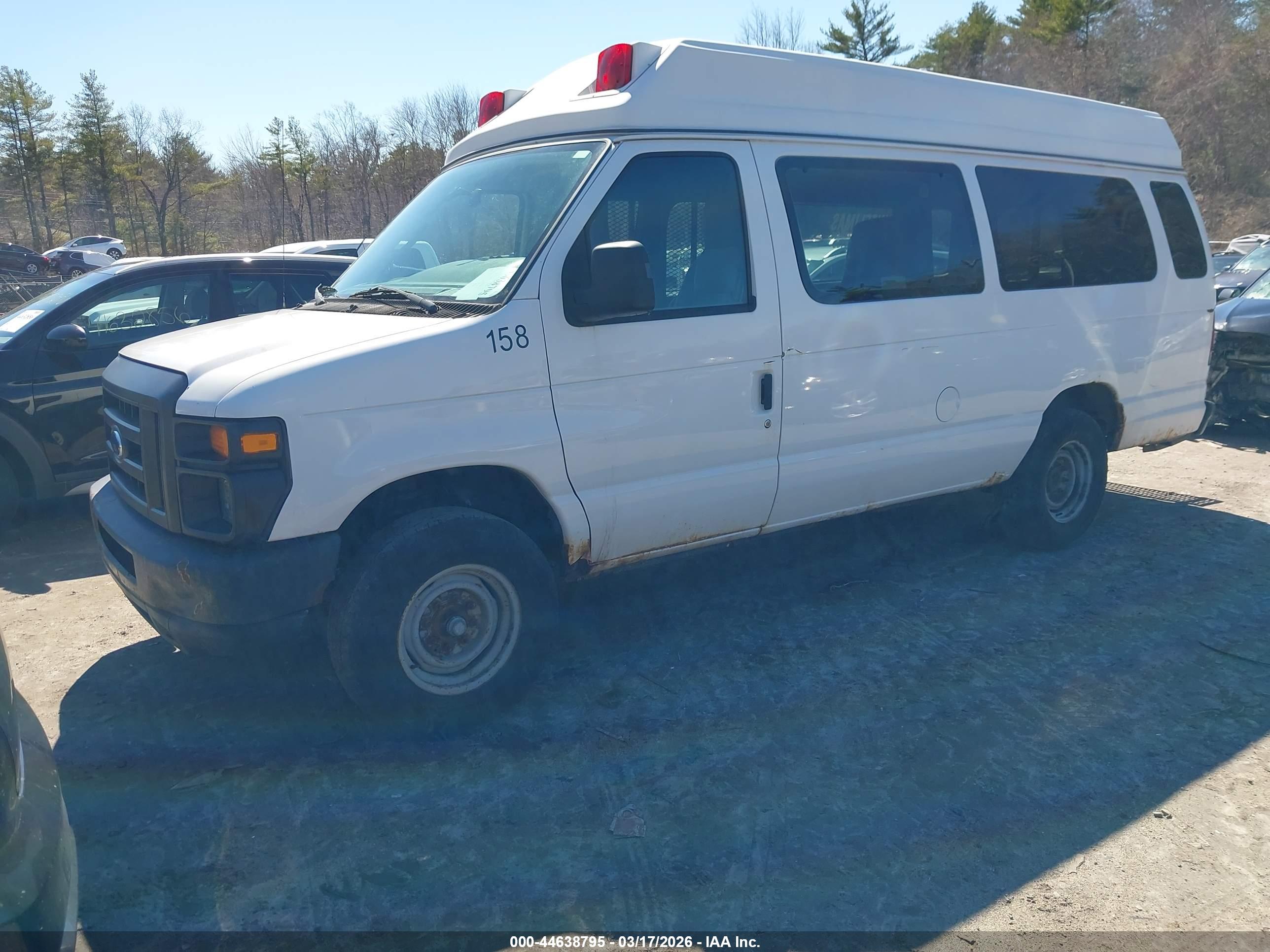 FORD E-250 image 2