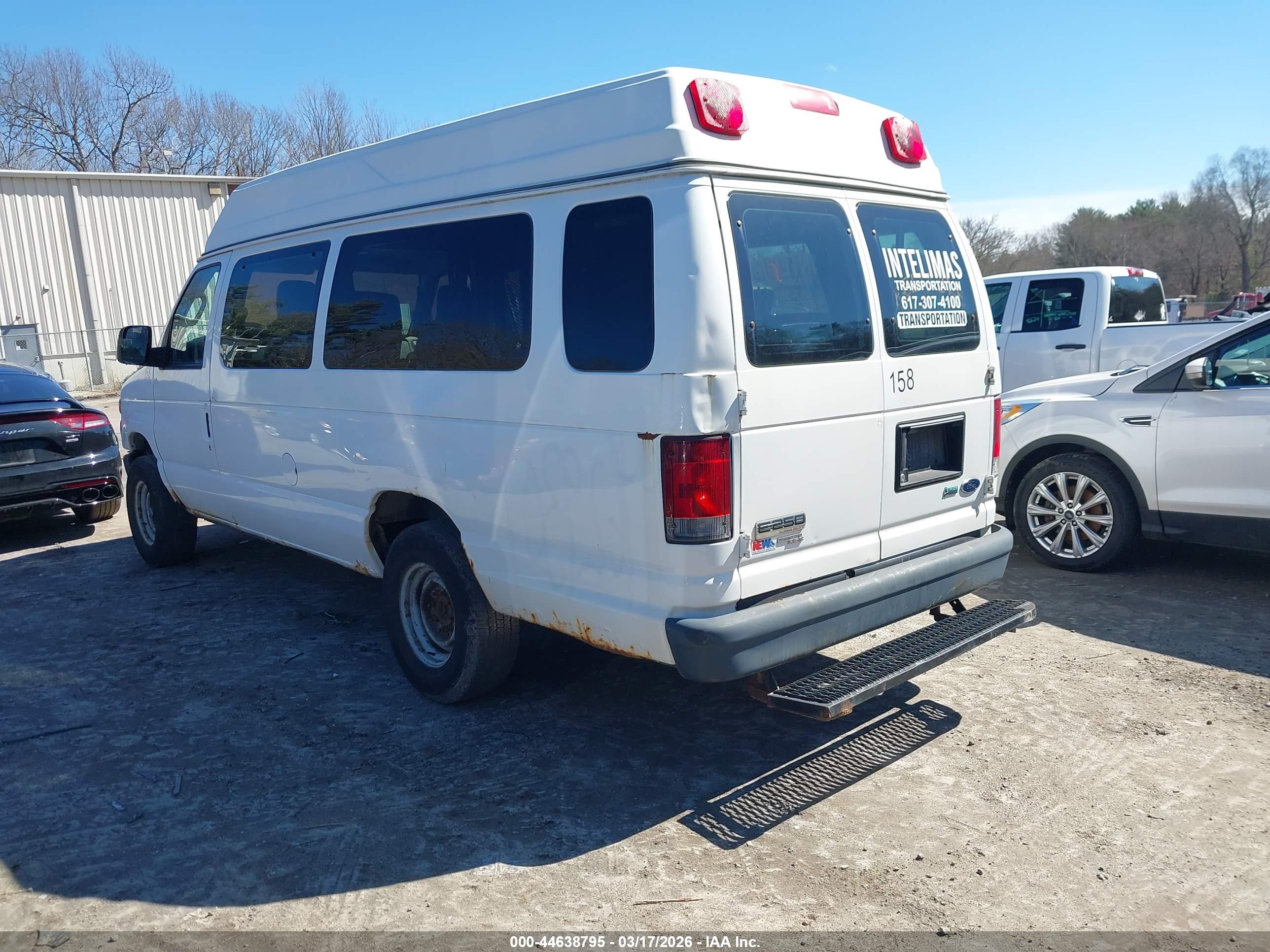 FORD E-250 image 3