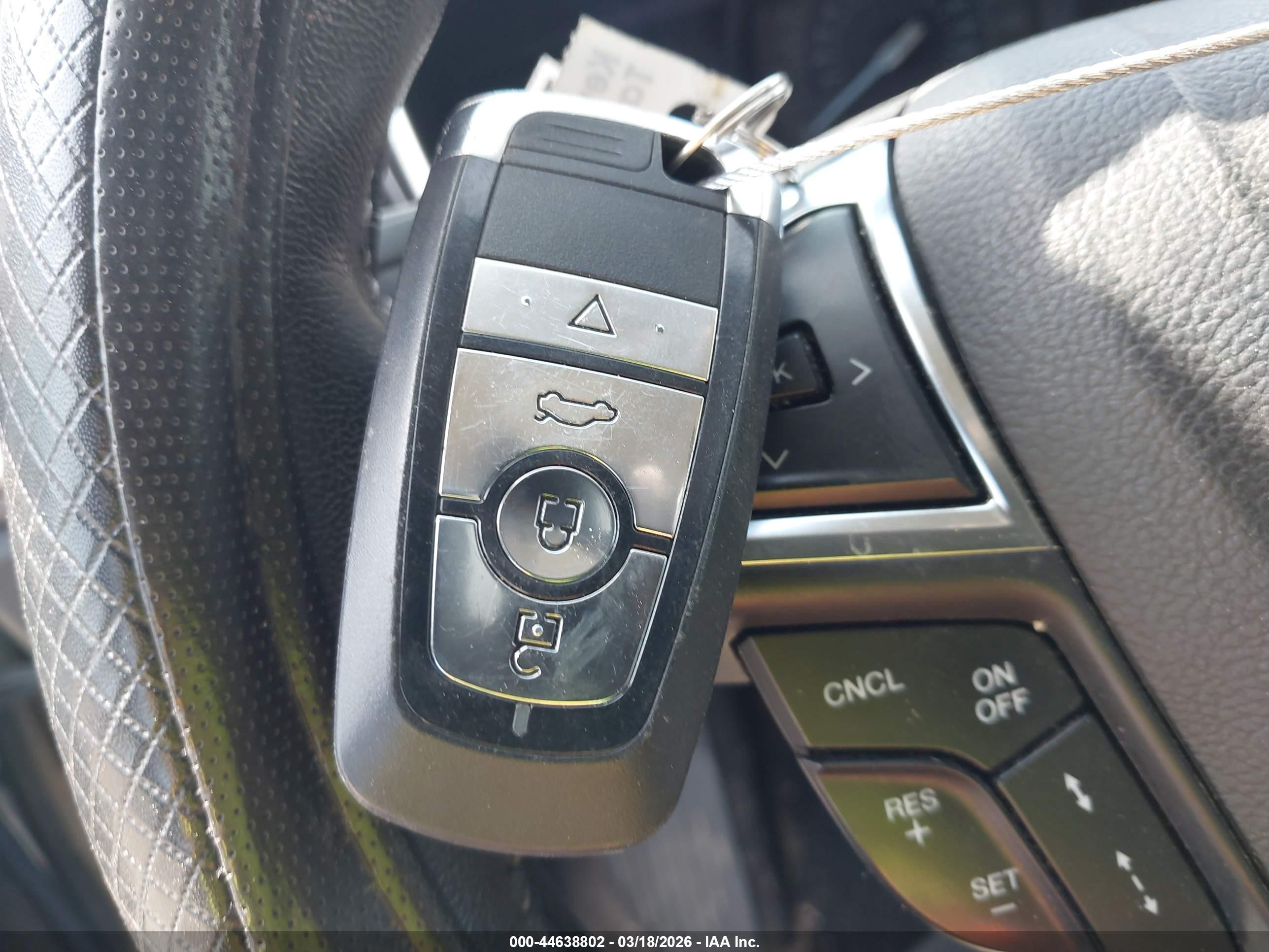 FORD FUSION image 11