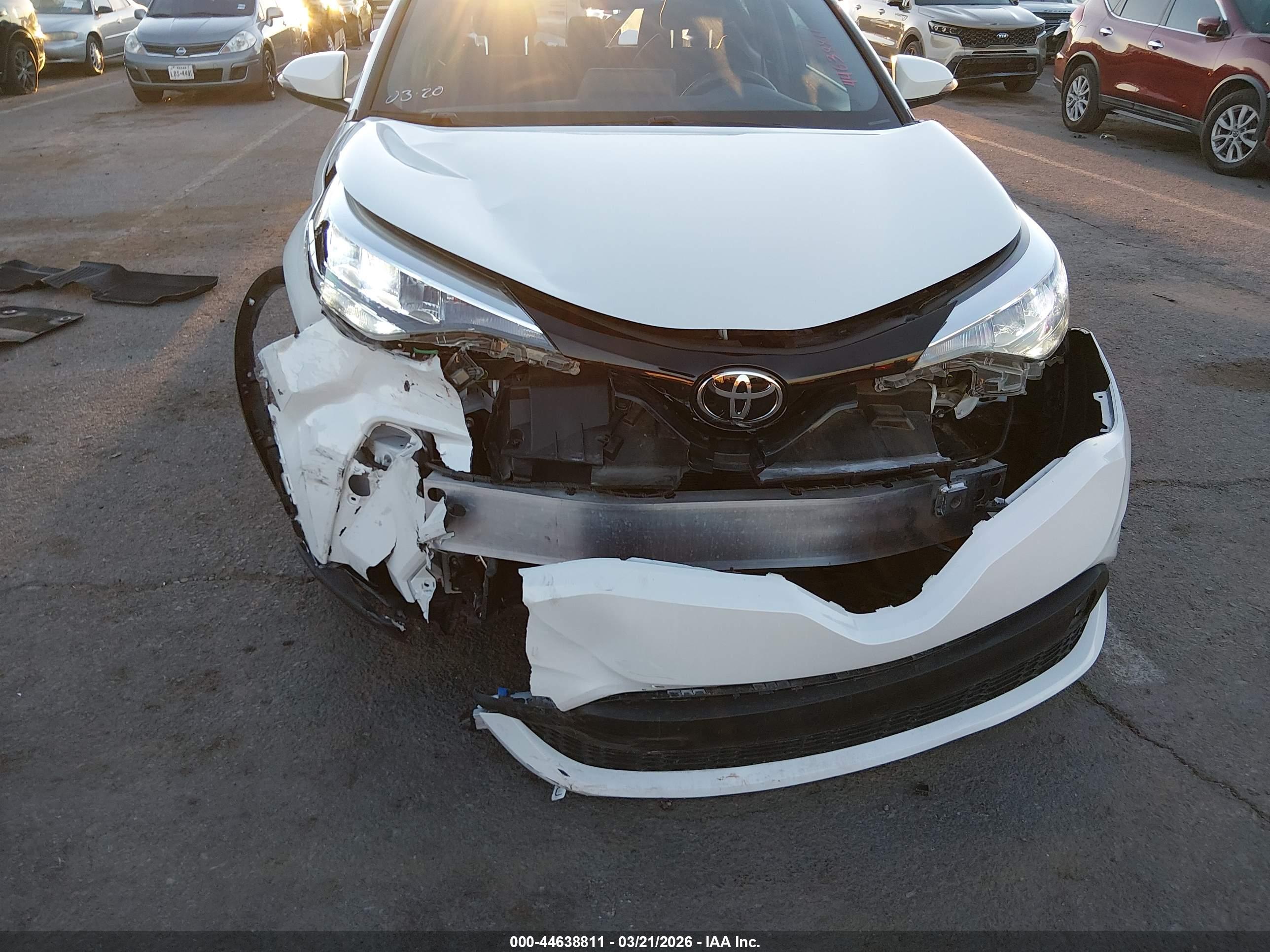 TOYOTA C-HR image 6