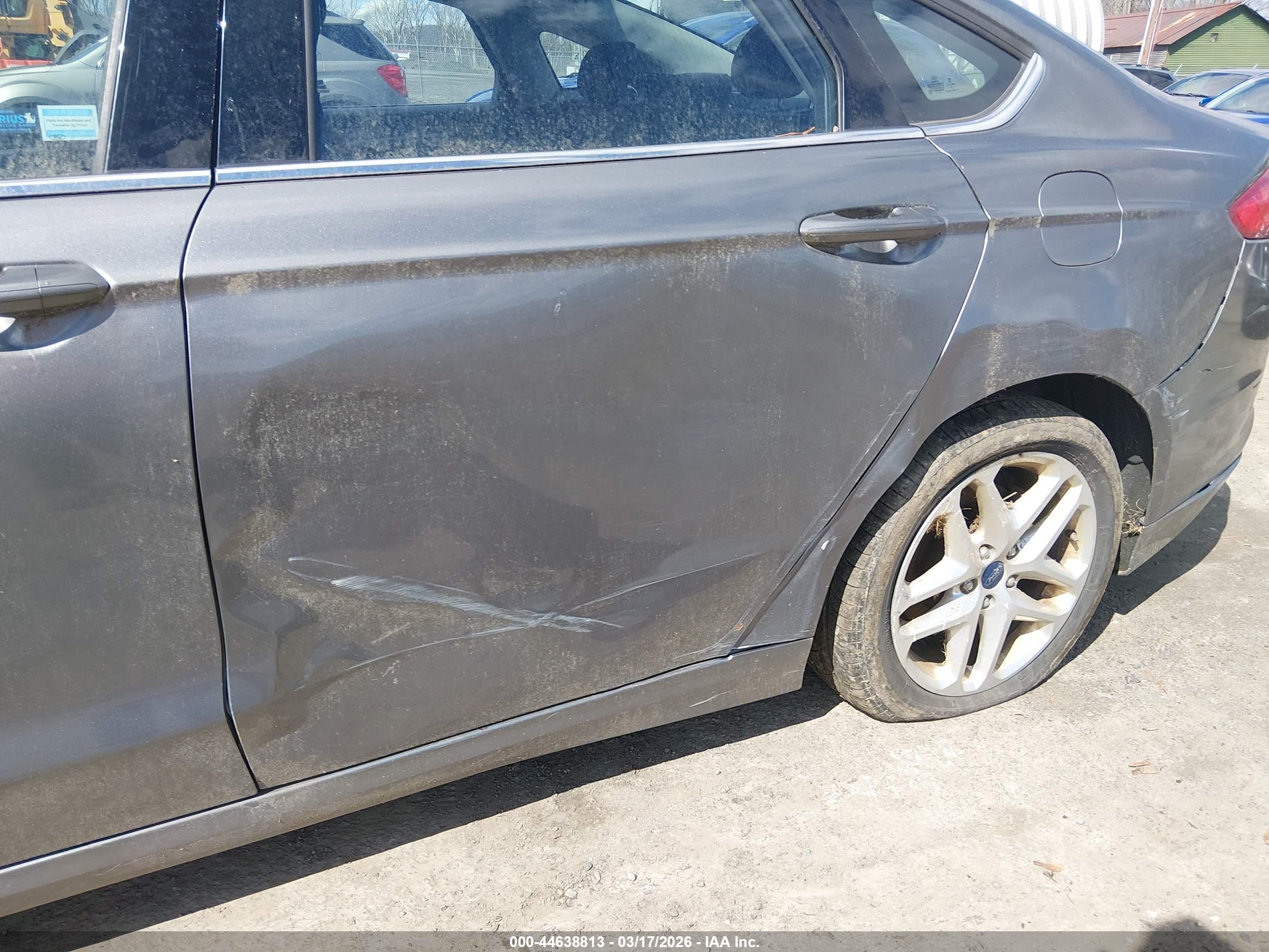 FORD FUSION image 6