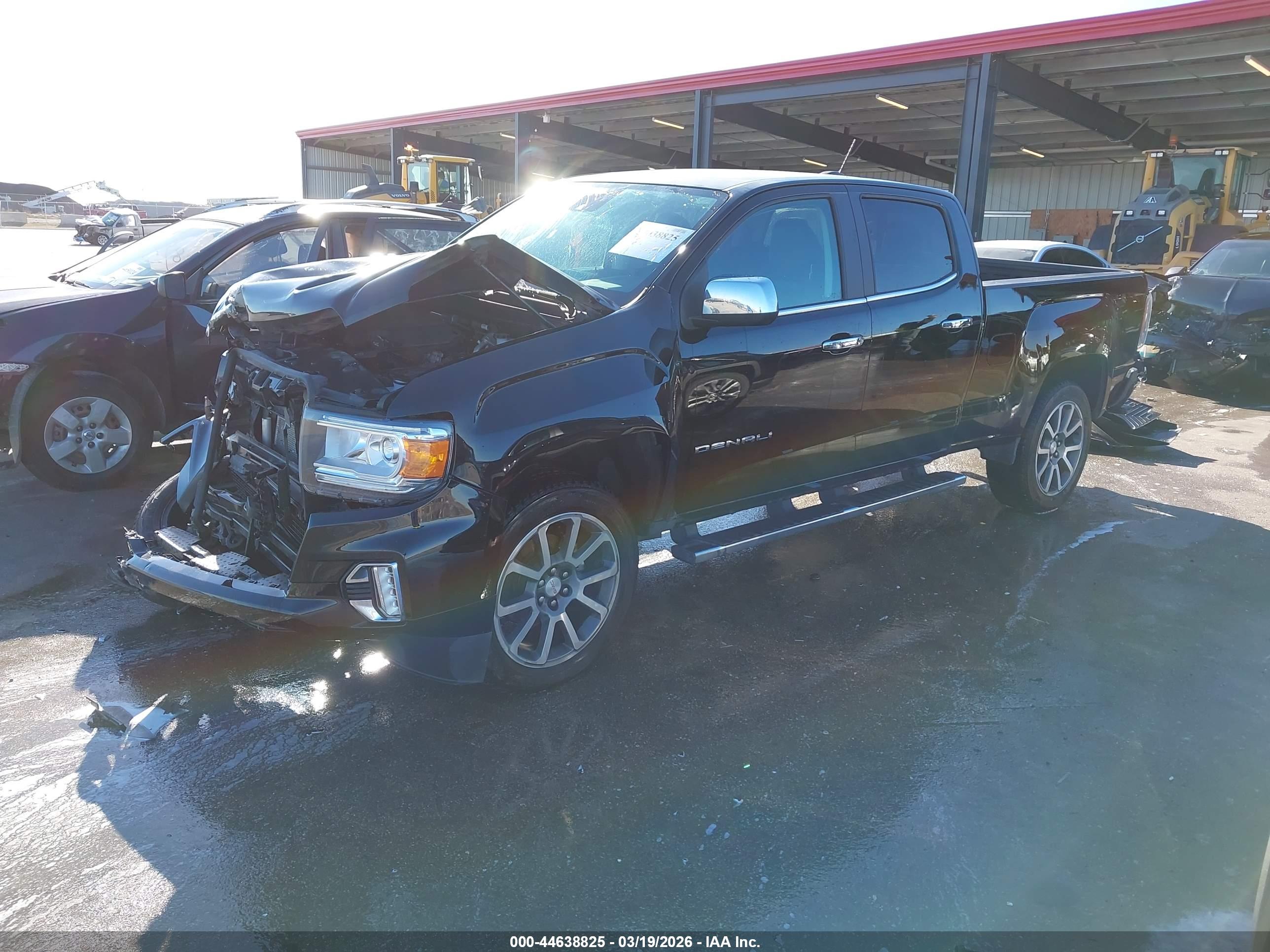 GMC CANYON image 2