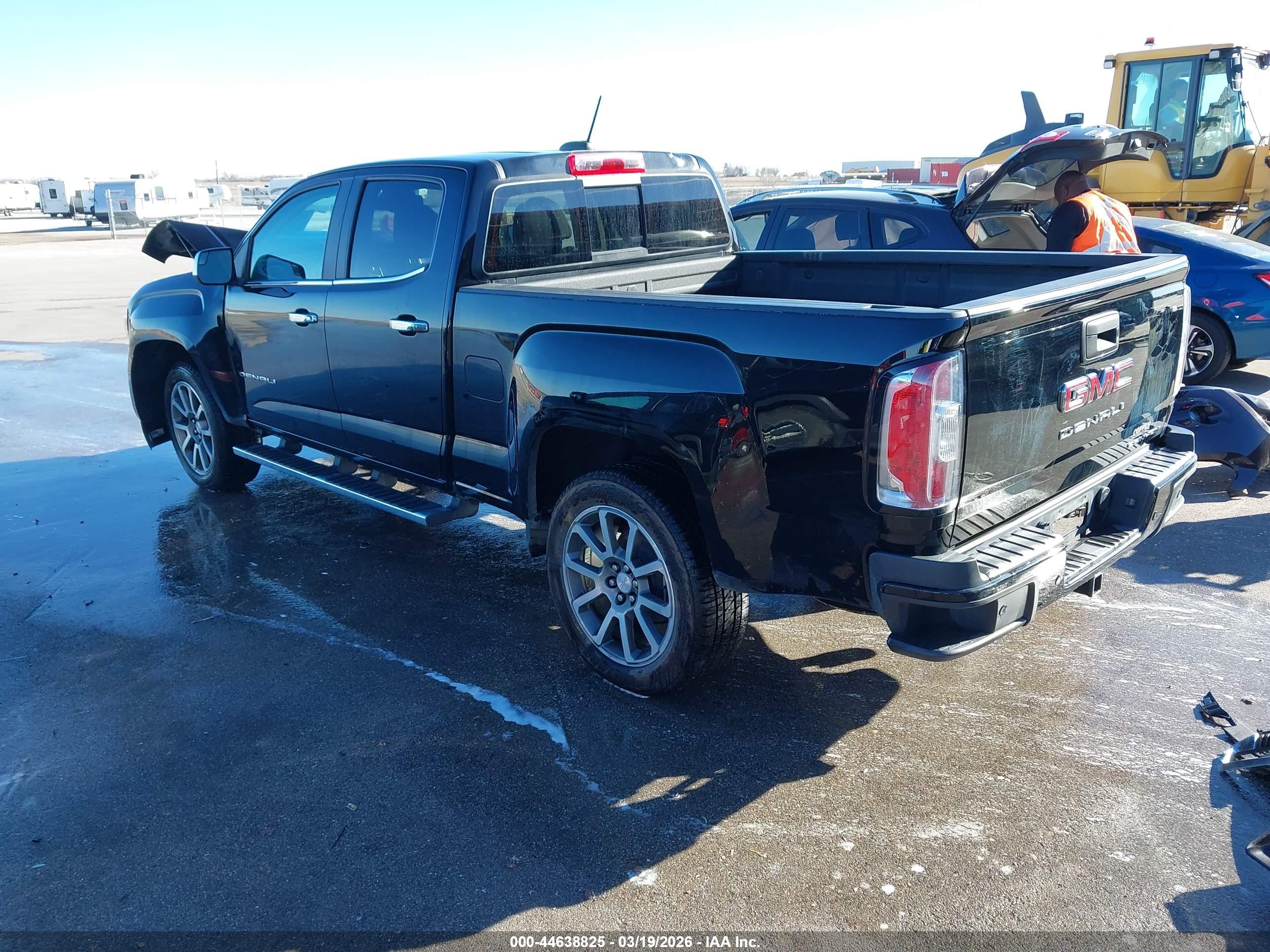 GMC CANYON image 3