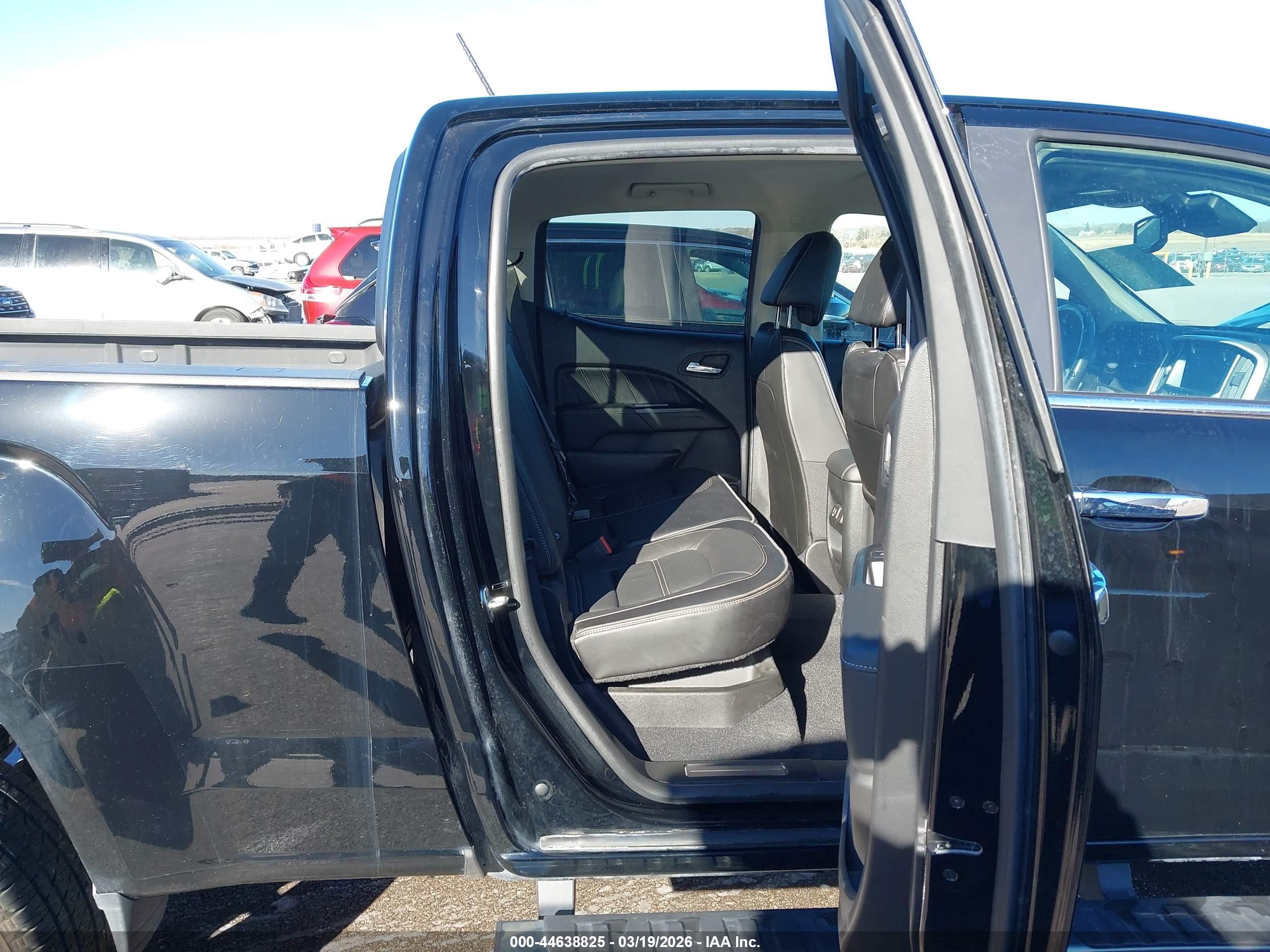 GMC CANYON image 8