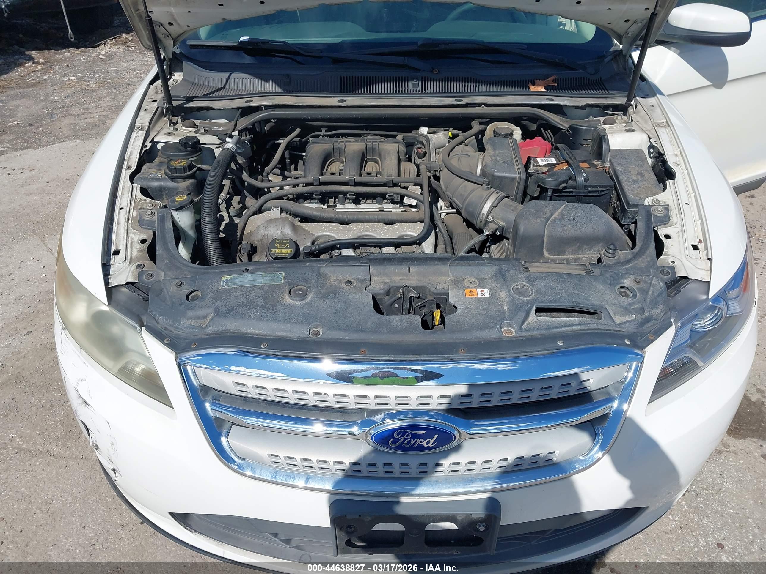 FORD TAURUS image 10
