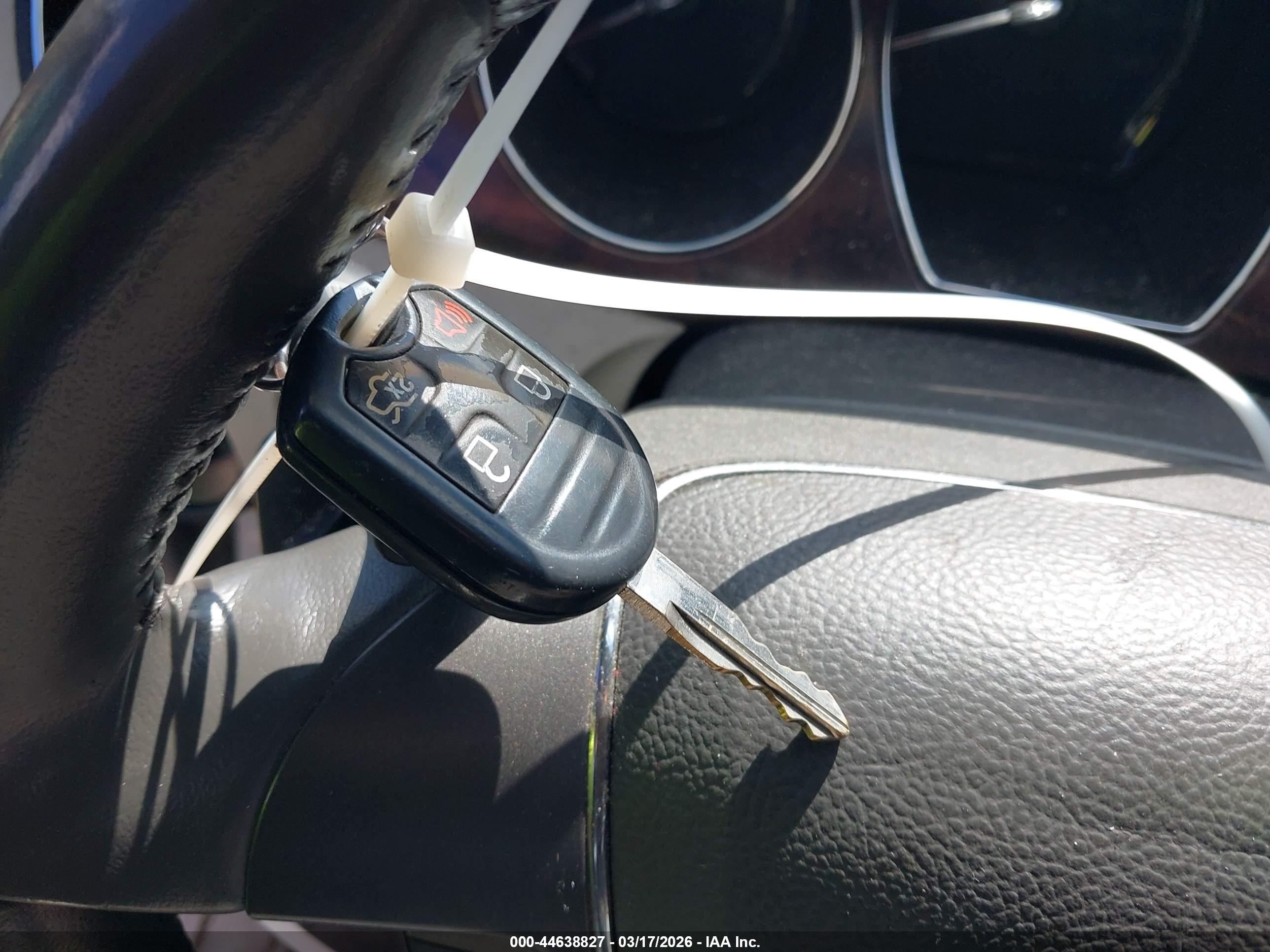 FORD TAURUS image 11