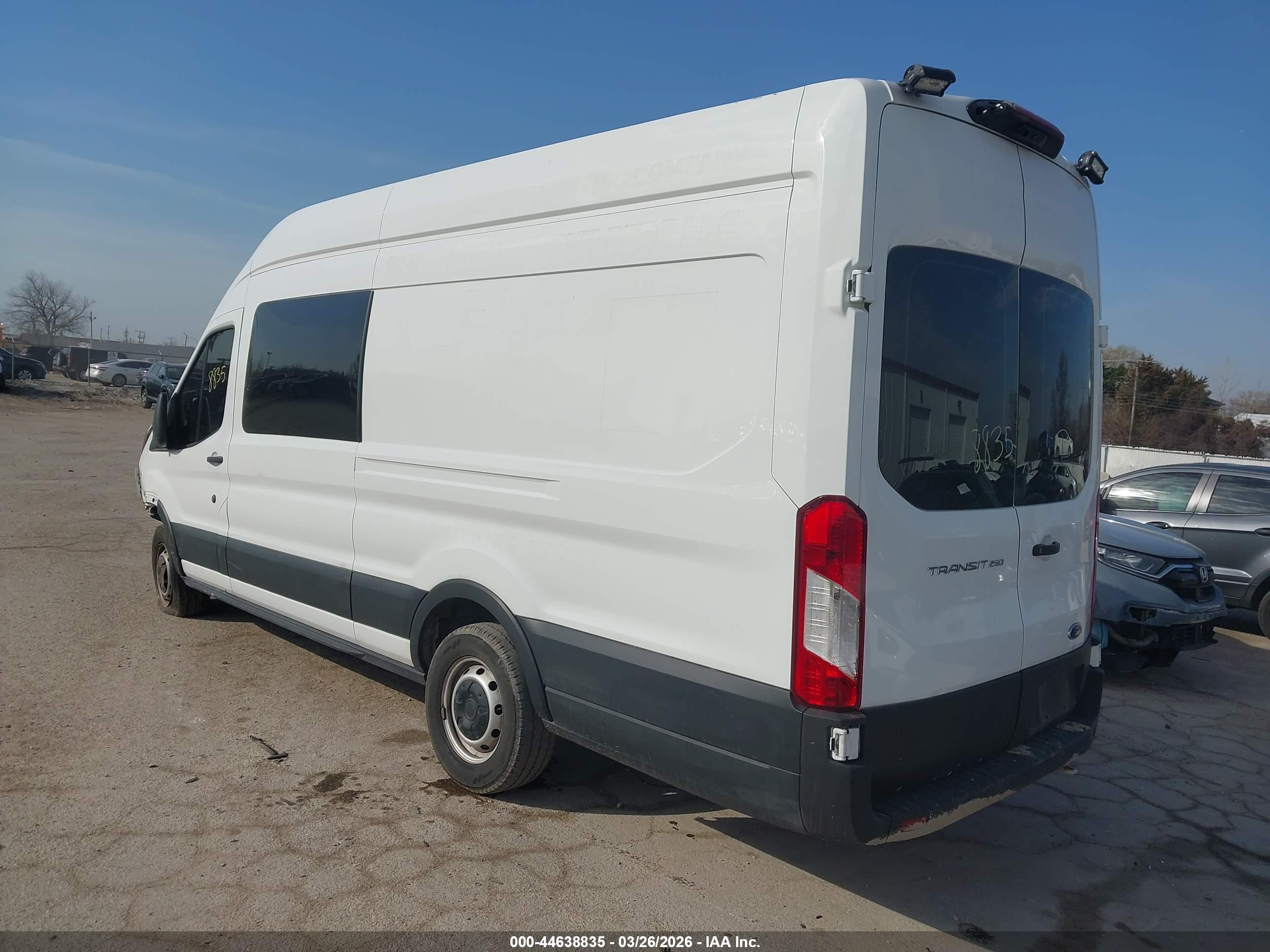 FORD TRANSIT-250 image 3