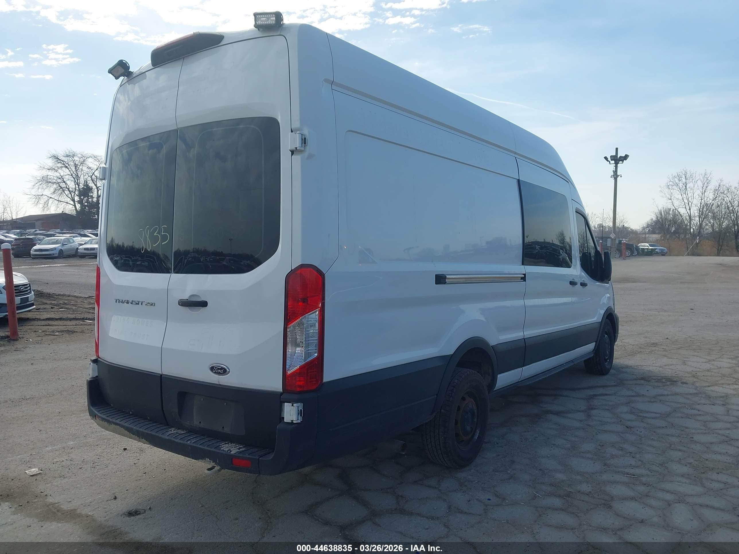 FORD TRANSIT-250 image 4