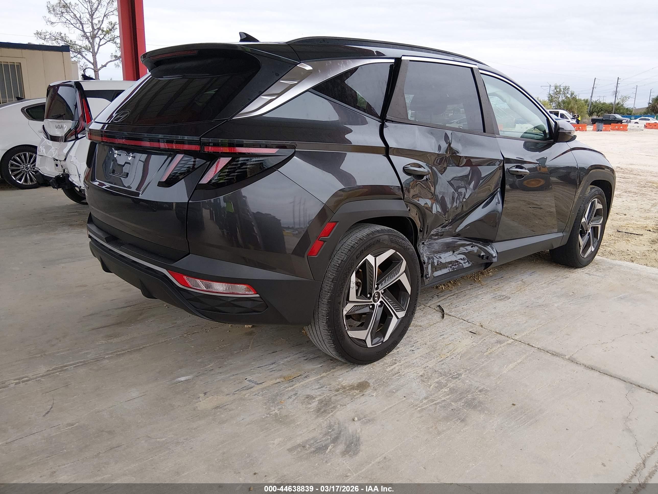 HYUNDAI TUCSON image 4