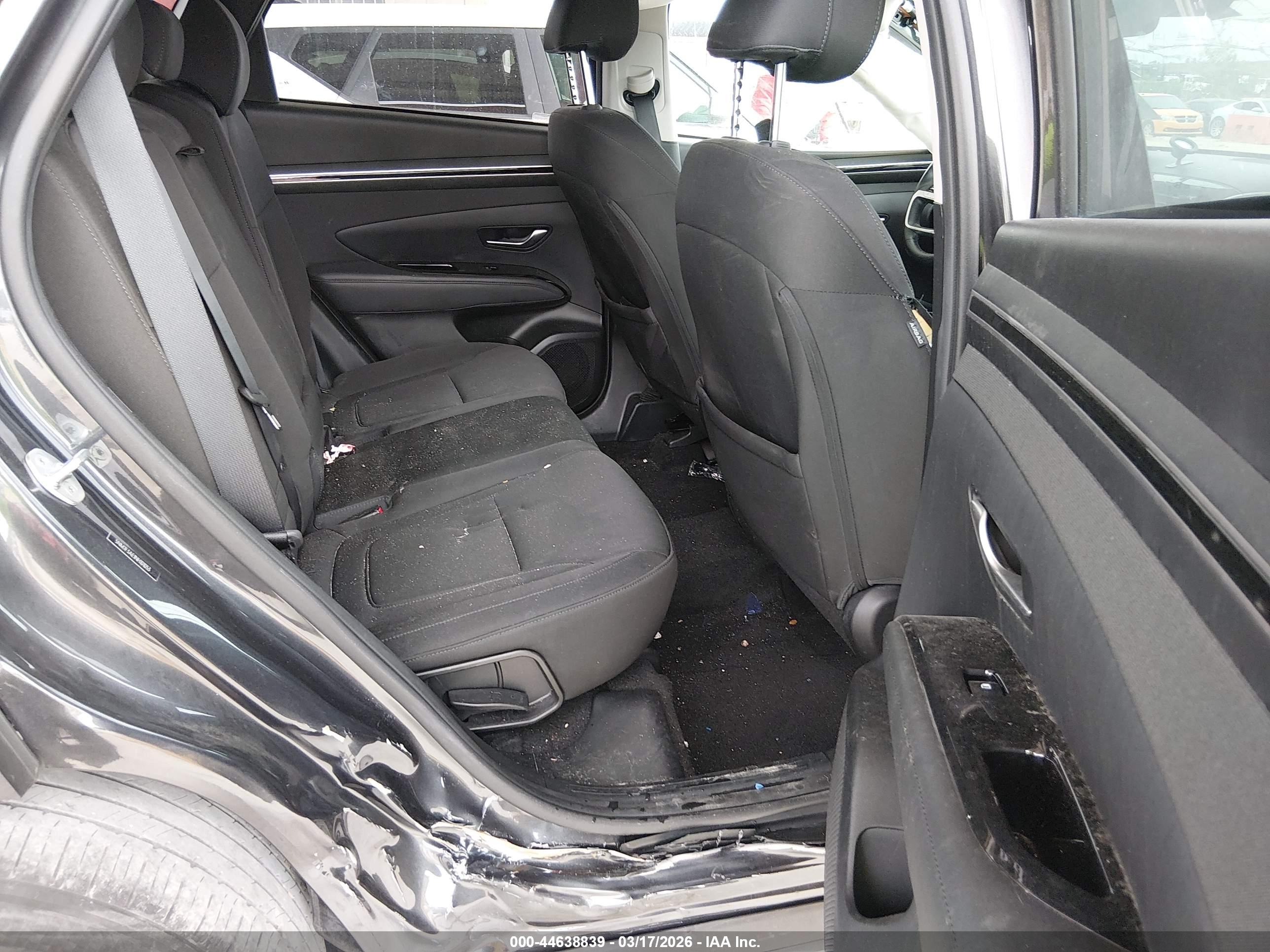 HYUNDAI TUCSON image 8
