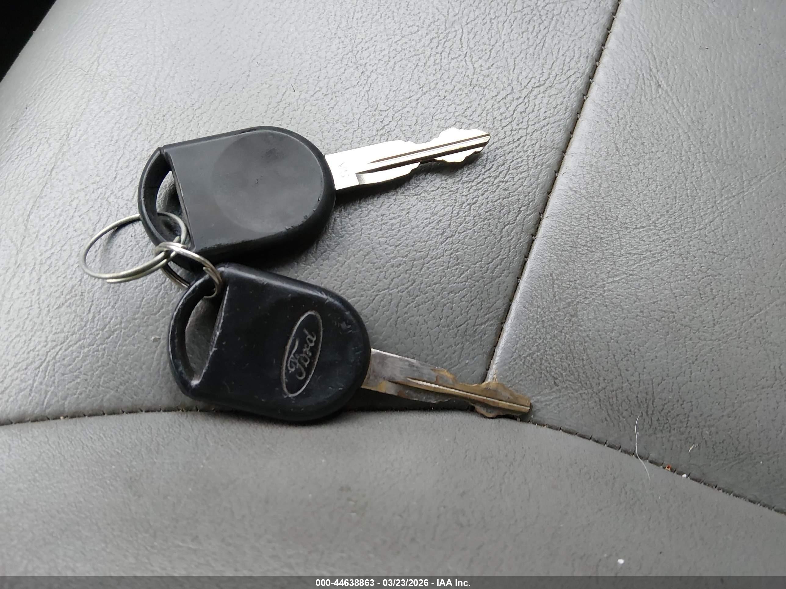 FORD ESCAPE image 11