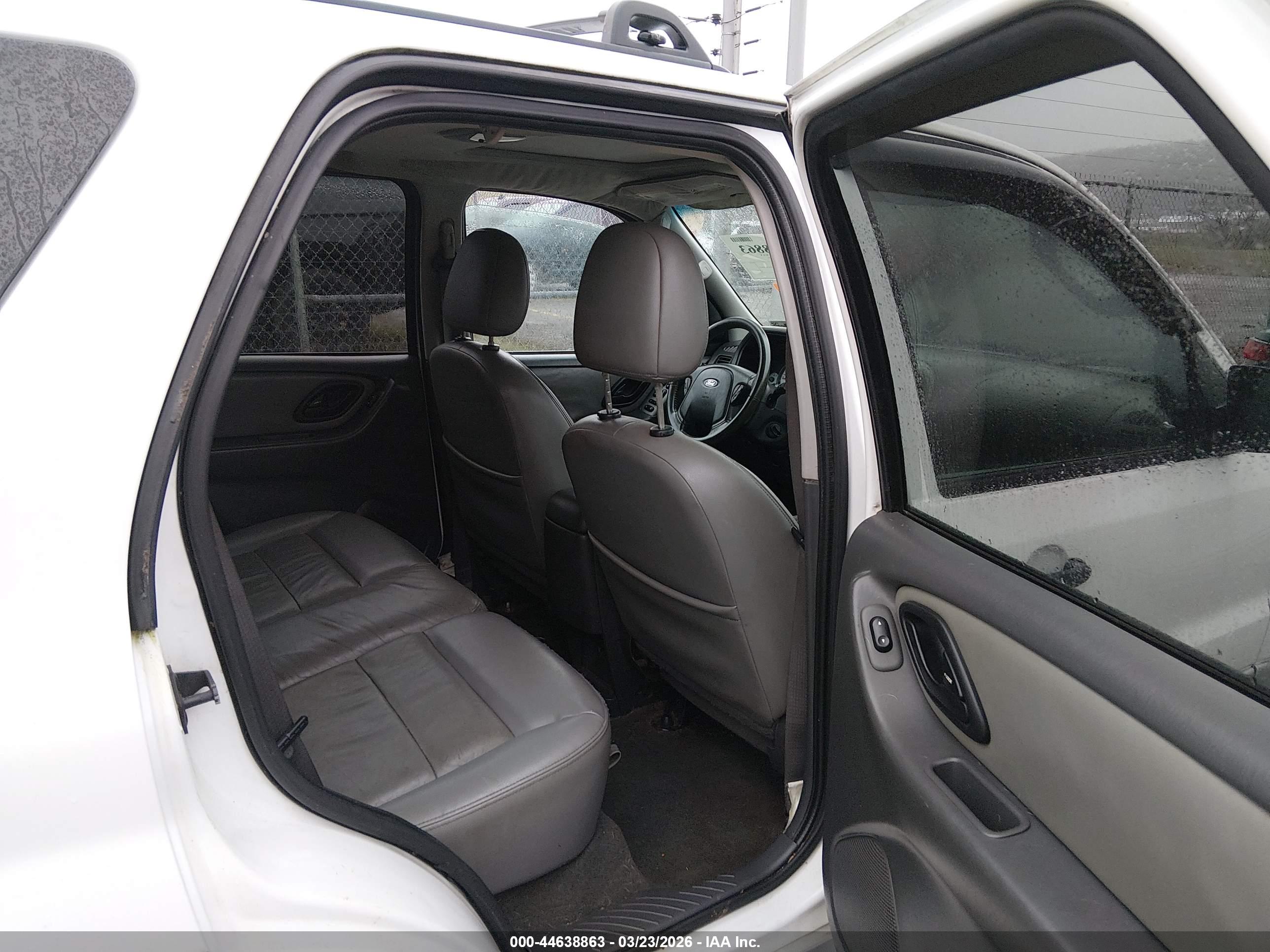 FORD ESCAPE image 8