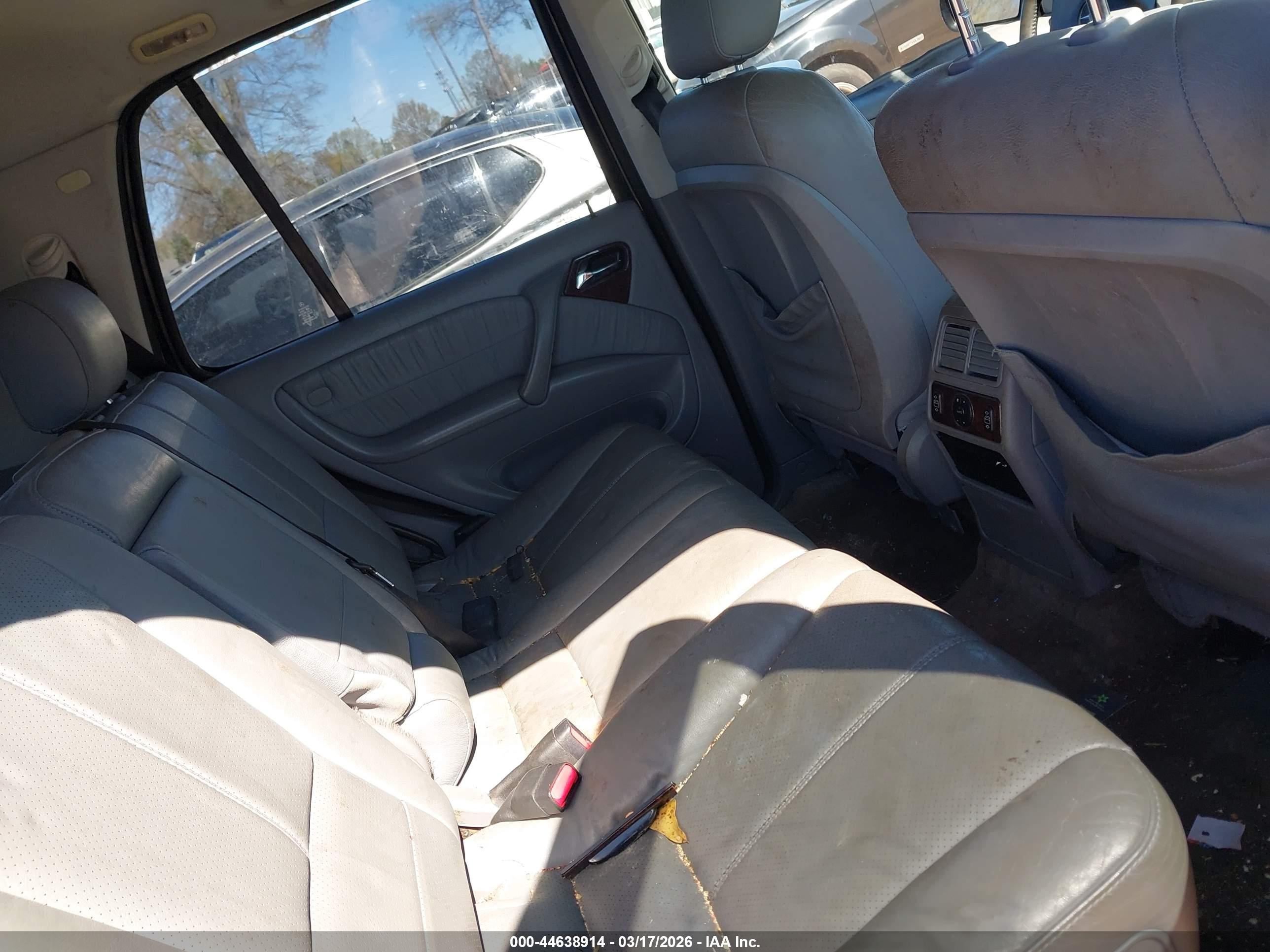 MERCEDES-BENZ ML image 8