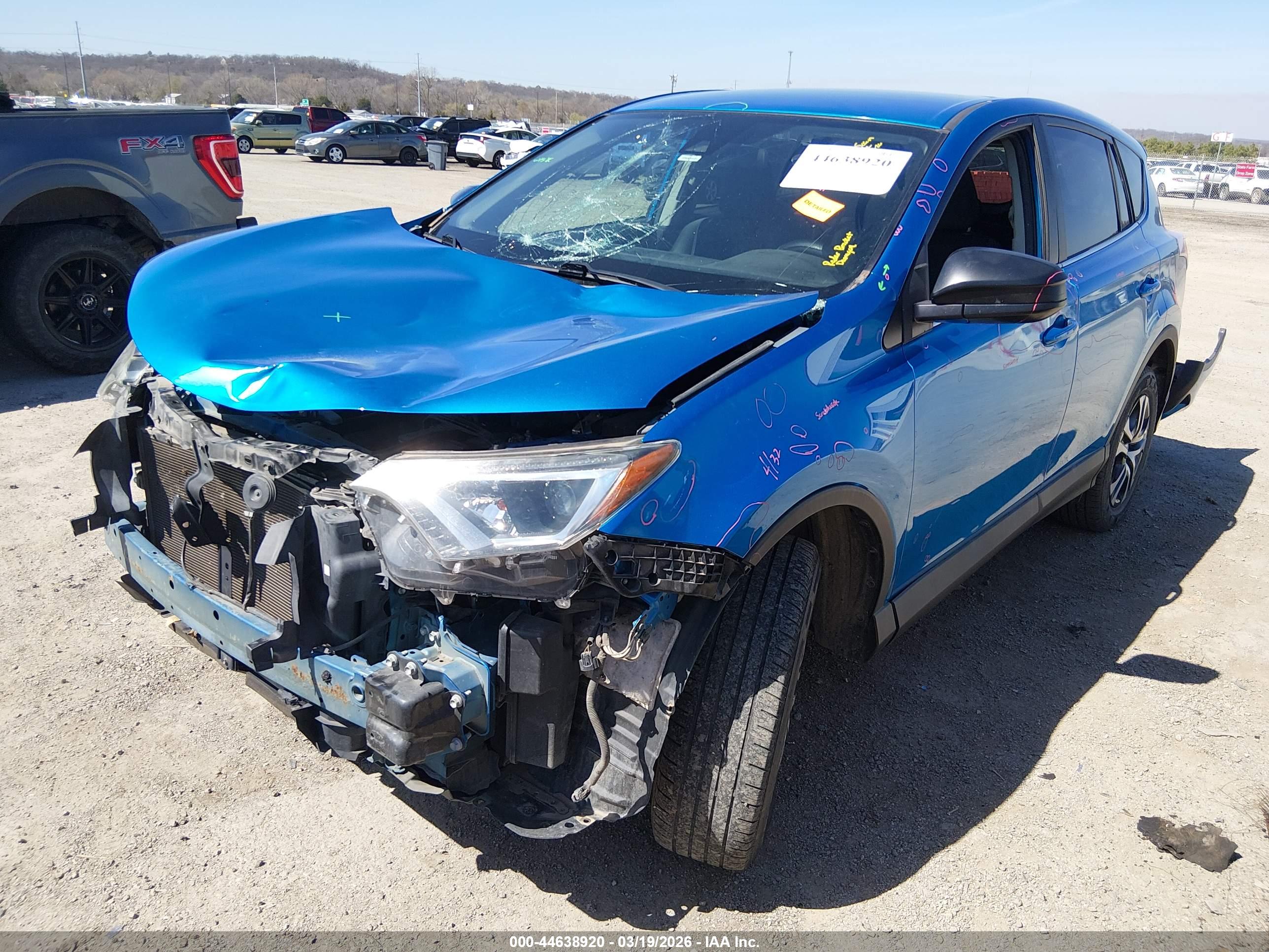 TOYOTA RAV4 image 2